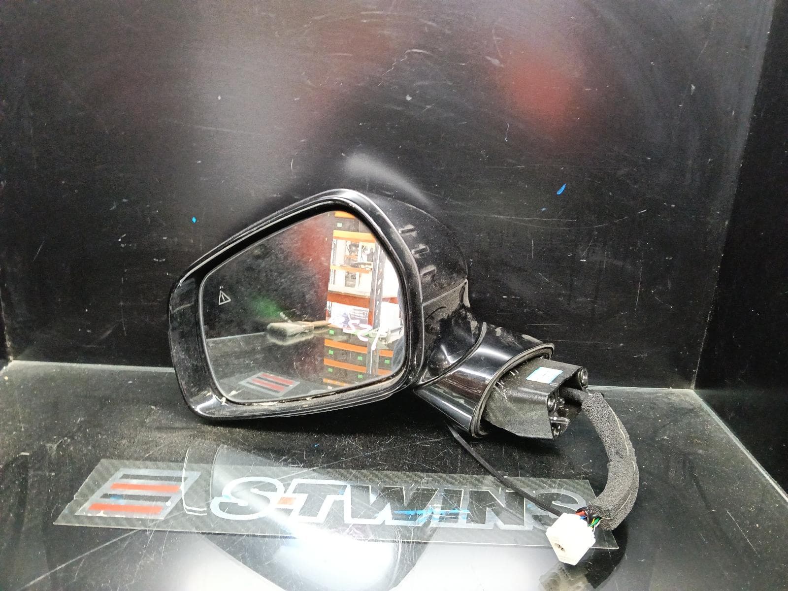Used auto part listing image: 2023 KIA CARNIVAL/GRAND CARNIVAL LEFT DOOR MIRROR KA4, POWER FOLD, HEATED, W/ AUTO FOLD & CAMERA TYPE, 10/20-01/24 0000412142