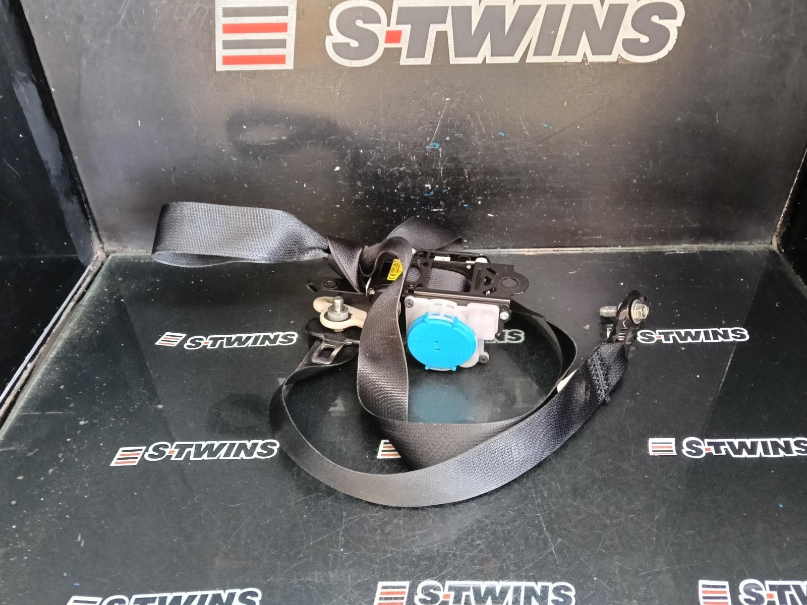 Used auto part listing image: 2015 MAZDA 3 SEAT BELT STALK RH FRONT, SEAT BELT ONLY, BM, SEDAN/HATCH, 11/13-05/16 0000412915