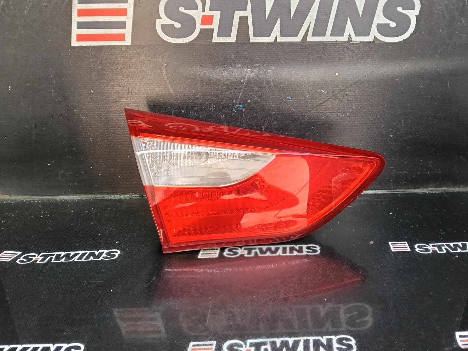 Used auto part listing image: 2014 HYUNDAI I30 REAR GARNISH TAILGATE LAMP (LH SIDE), GD, 3DR/5DR HATCH, 03/12-02/17 0000413189