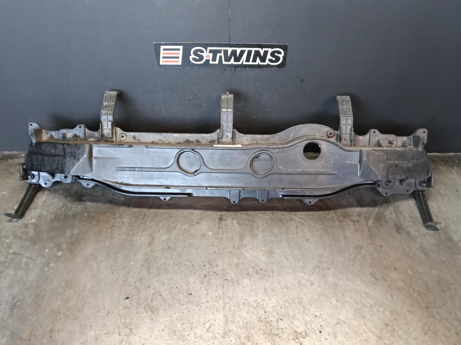 Used auto part listing image: 2014 HYUNDAI I30 R BAR BRACKET REINFO MAIN REINFORCEMENT, GD, 5DR HATCH, 03/12-02/17 0000413133