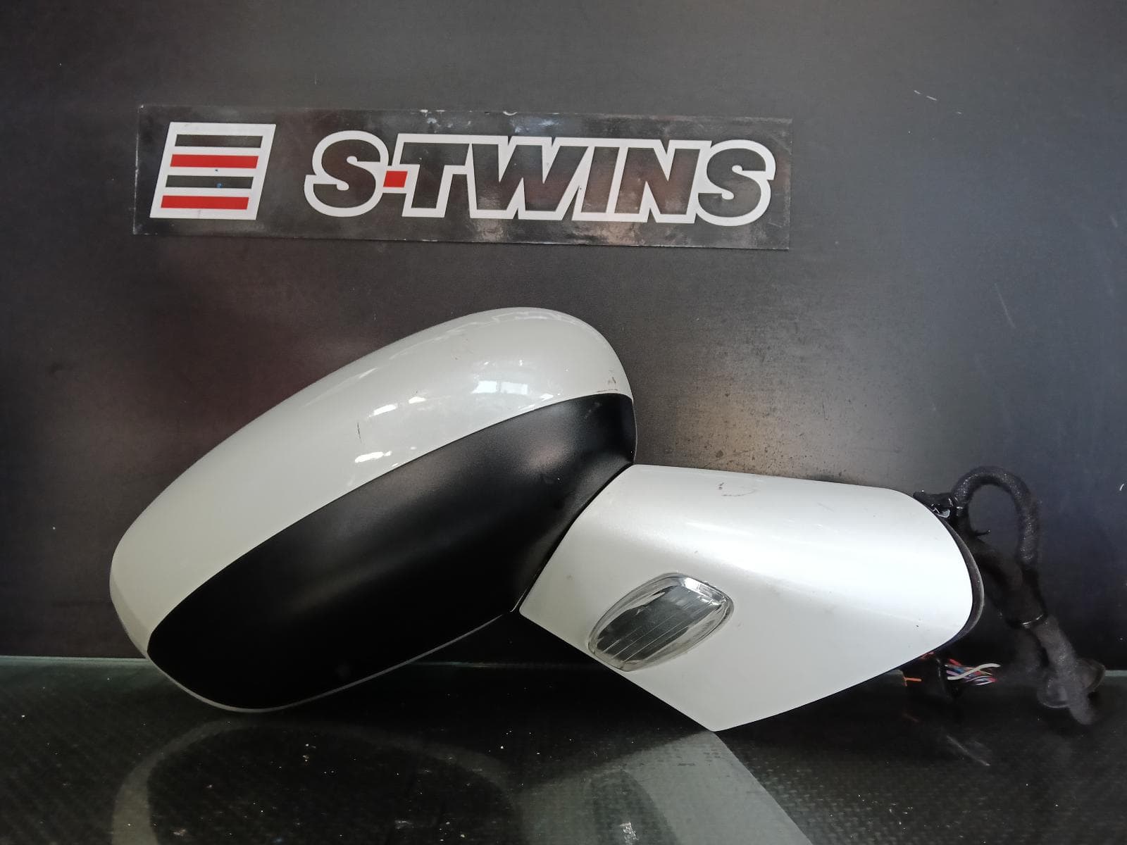 Used auto part listing image: 2011 PEUGEOT RCZ RIGHT DOOR MIRROR FOLDING TYPE, 09/10- 0000412478