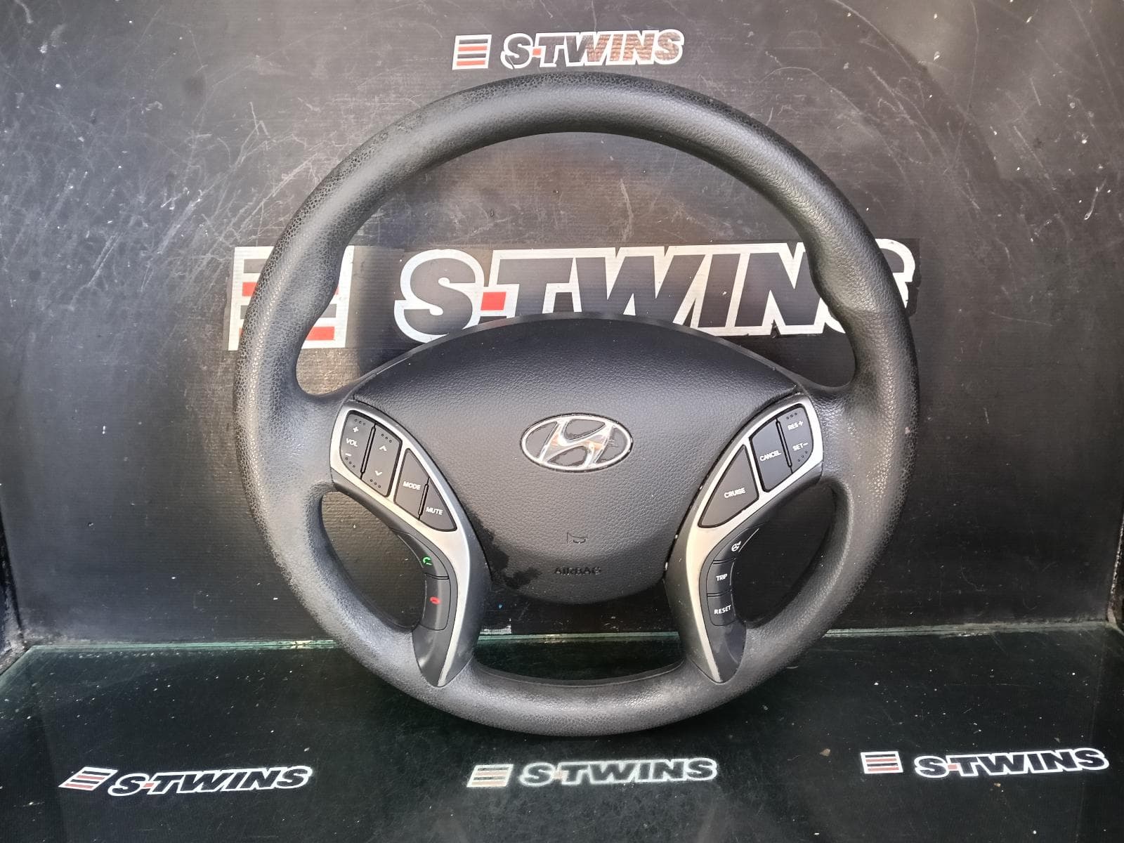 Used auto part listing image: 2015 HYUNDAI I30 STEERING WHEEL VINYL, GD, 03/12-02/17 0000413379
