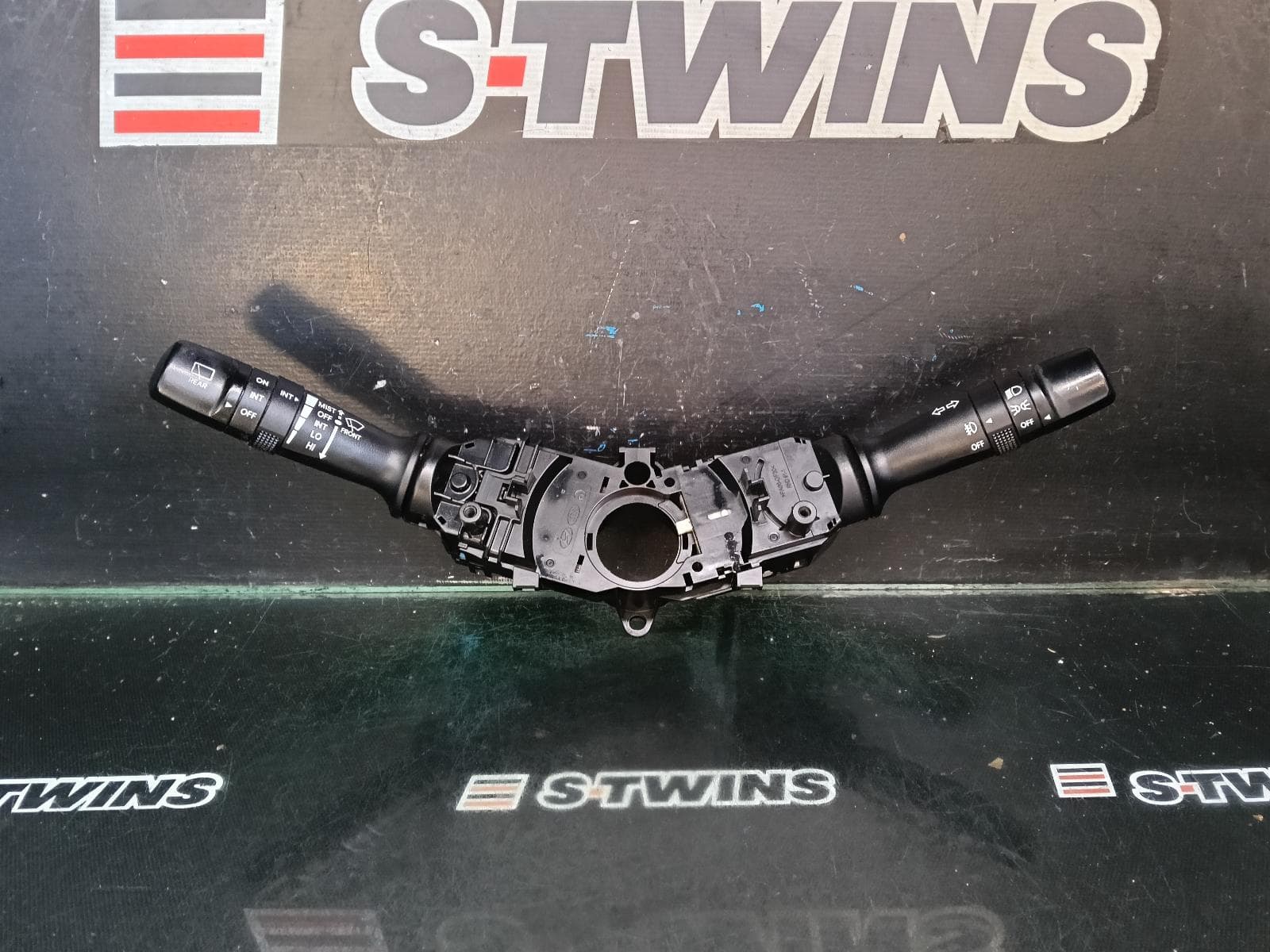Used auto part listing image: 2015 HYUNDAI I30 FLASHER SWITCH, W/ FOGLAMP TYPE, (VIN KMHD), GD, 03/12-02/17 0000413381