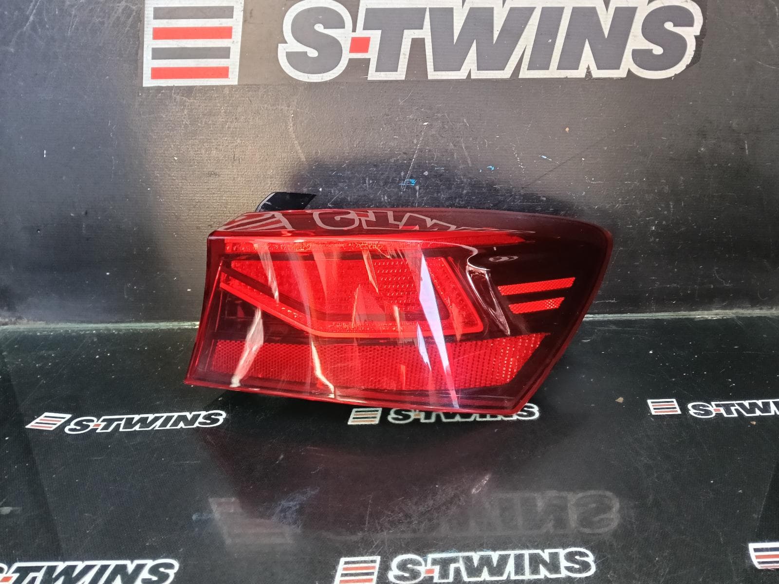 Used auto part listing image: 2020 KIA CERATO RIGHT TAILLIGHT BD, IN BODY, SEDAN, LED TYPE, 04/18-03/21 0000412986