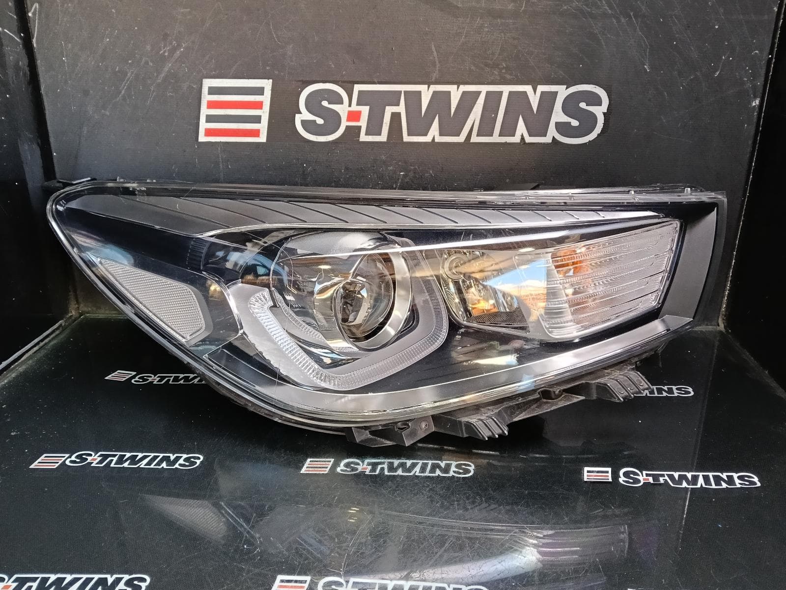 Used auto part listing image: 2021 KIA RIO RIGHT HEADLAMP YB, LED TYPE, 12/16-06/23 0000413441