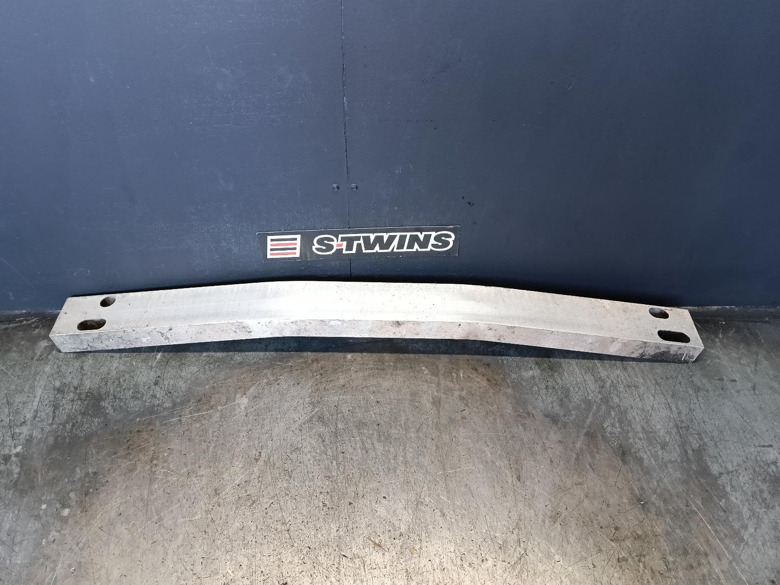 Used auto part listing image: 2012 TOYOTA CAMRY R BAR BRACKET REINFO MAIN REINFORCEMENT, ASV50/AVV50, ALLOY TYPE, SILVER, 11/11-10/17 0000413010