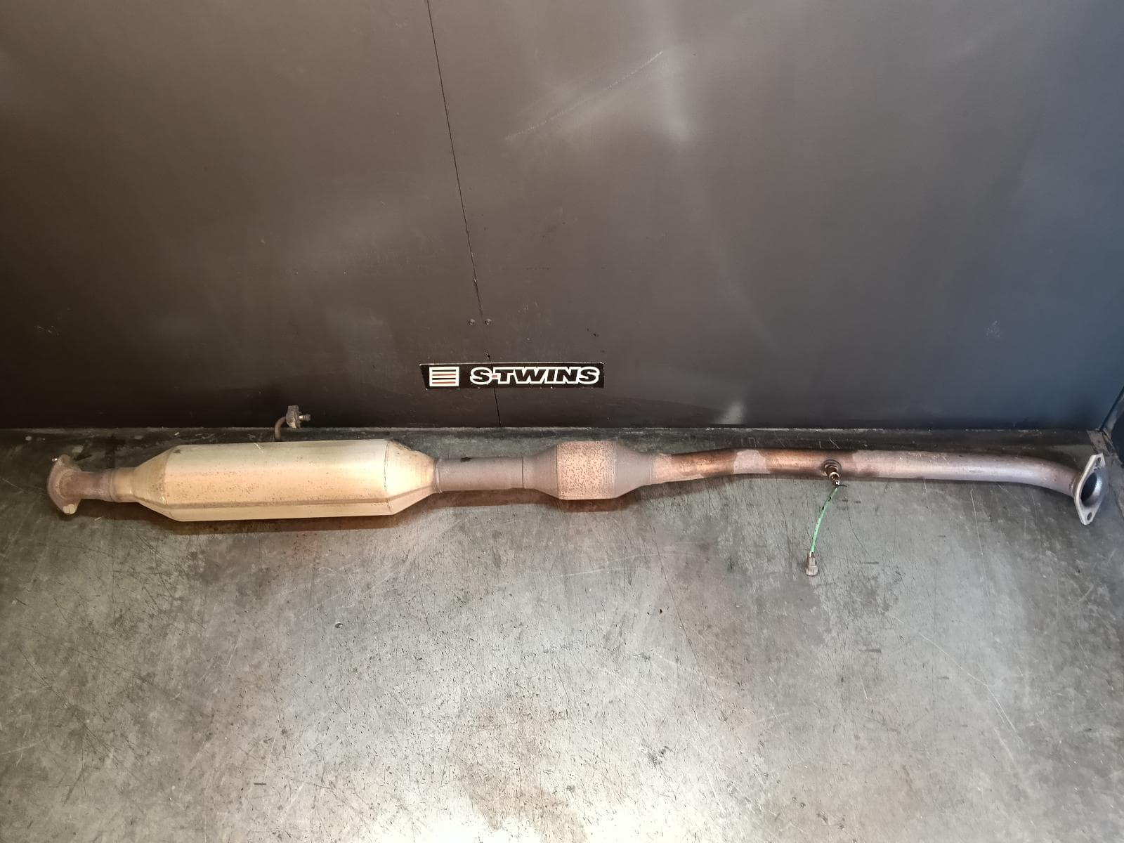 Used auto part listing image: 2012 TOYOTA CAMRY CATALYTIC CONVERTER UNDER CAR-CAT TYPE, 2.5, PETROL, NON HYBRID, ASV50, 11/11-05/15 0000412899