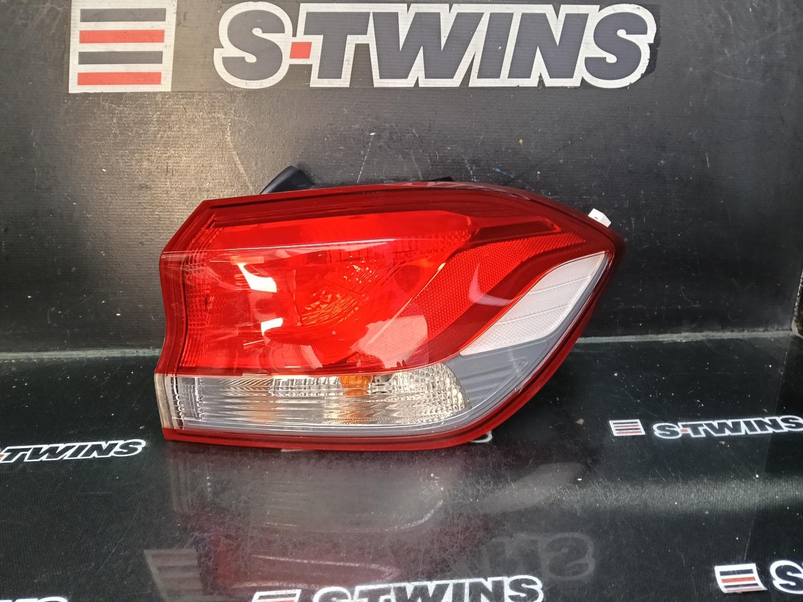 Used auto part listing image: 2018 HYUNDAI I30 RIGHT TAILLIGHT PD, IN BODY, HALOGEN TYPE, HATCH (S.KOREA VIN KMHH), GO/ACTIVE/ELITE/SR, 03/17-12/23 0000413312