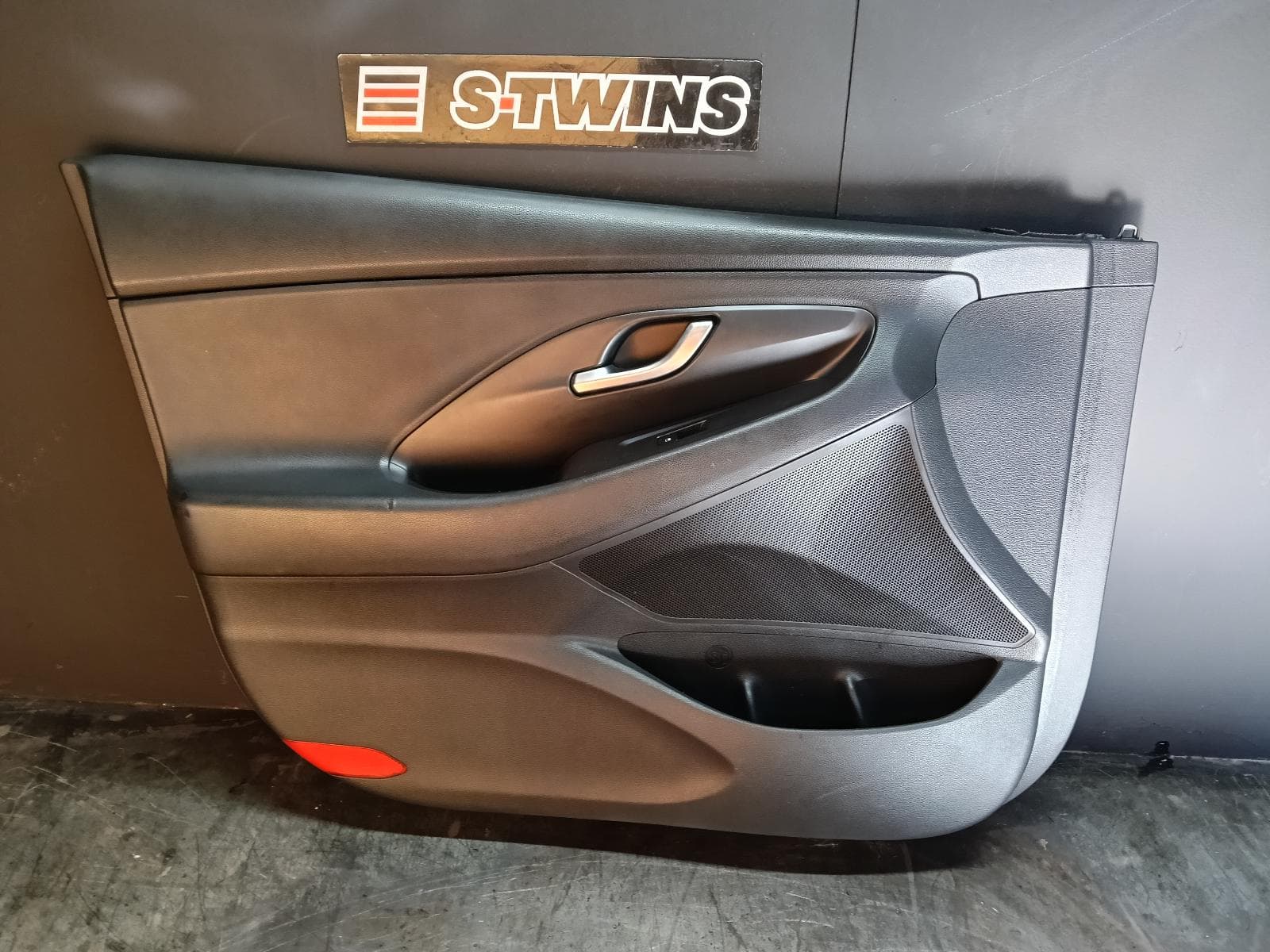 Used auto part listing image: 2018 HYUNDAI I30 DOOR TRIM LH FRONT, PD, HATCH (S.KOREA VIN KMHH), 03/17-12/23 0000413252