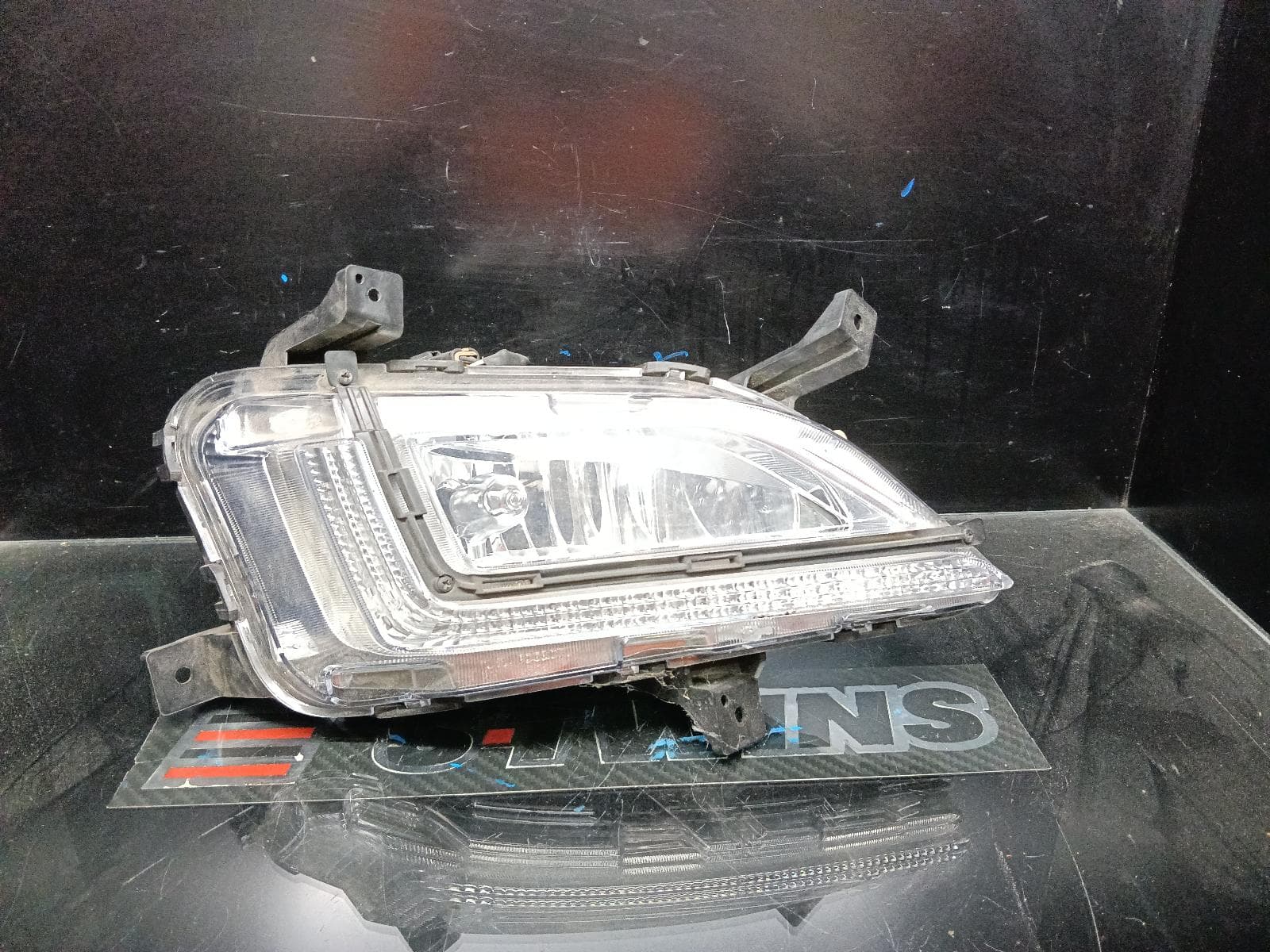 Used auto part listing image: 2019 HYUNDAI TUCSON RIGHT INDICATOR FOG SIDE BUMPER FOGLAMP, W/ DAYTIME RUNNING LAMP, TL, KOREAN BUILT (VIN KMHJ), 07/18-01/21 0000412783
