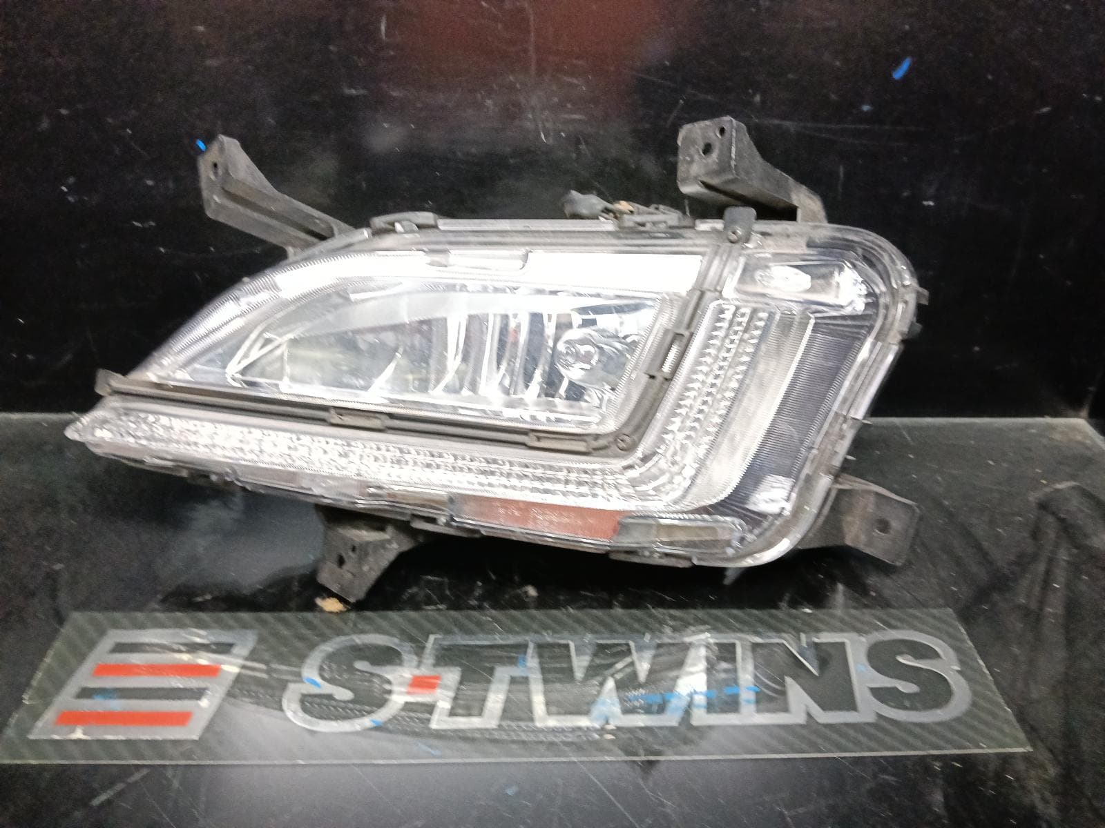 Used auto part listing image: 2019 HYUNDAI TUCSON BUMPER FOGLAMP, W/ DAYTIME RUNNING LAMP, TL, KOREAN BUILT (VIN KMHJ), 07/18-01/21 0000412786