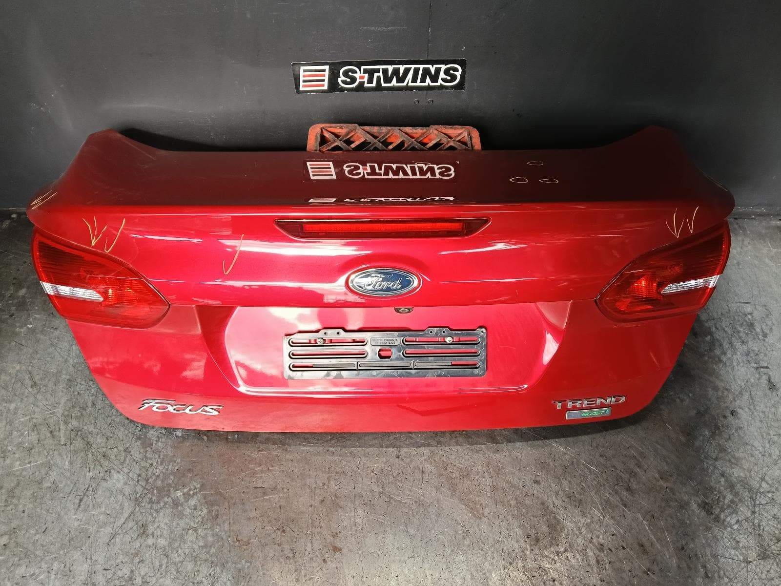 Used auto part listing image: 2015 FORD FOCUS BOOTLID TAILGATE BOOTLID, LZ, SEDAN, NON SPOILER TYPE, 07/15-11/18 0000413597