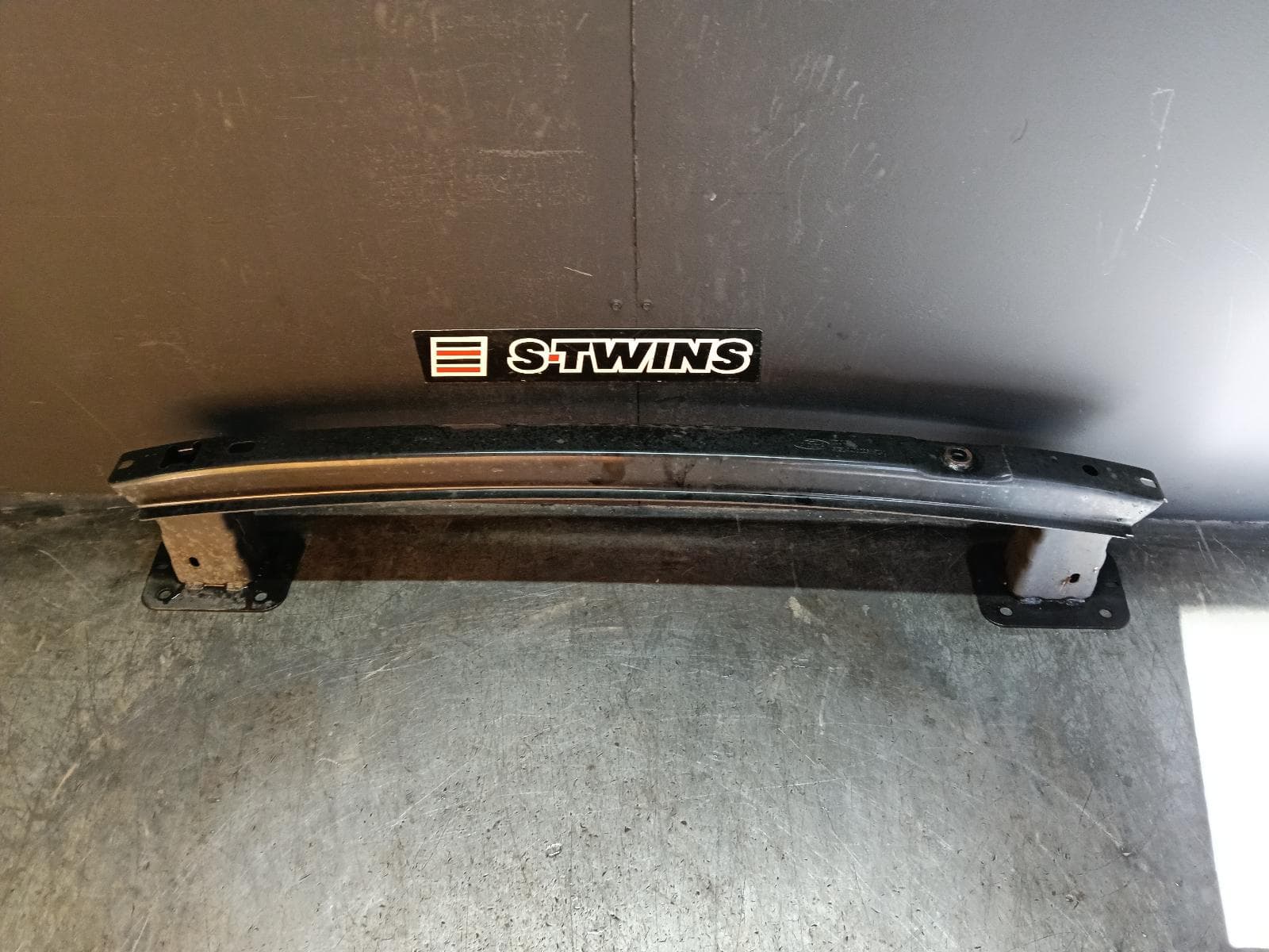 Used auto part listing image: 2015 FORD FOCUS R BAR BRACKET REINFO REINFORCEMENT, SEDAN, TREND/TITANIUM, 07/15- 0000413766