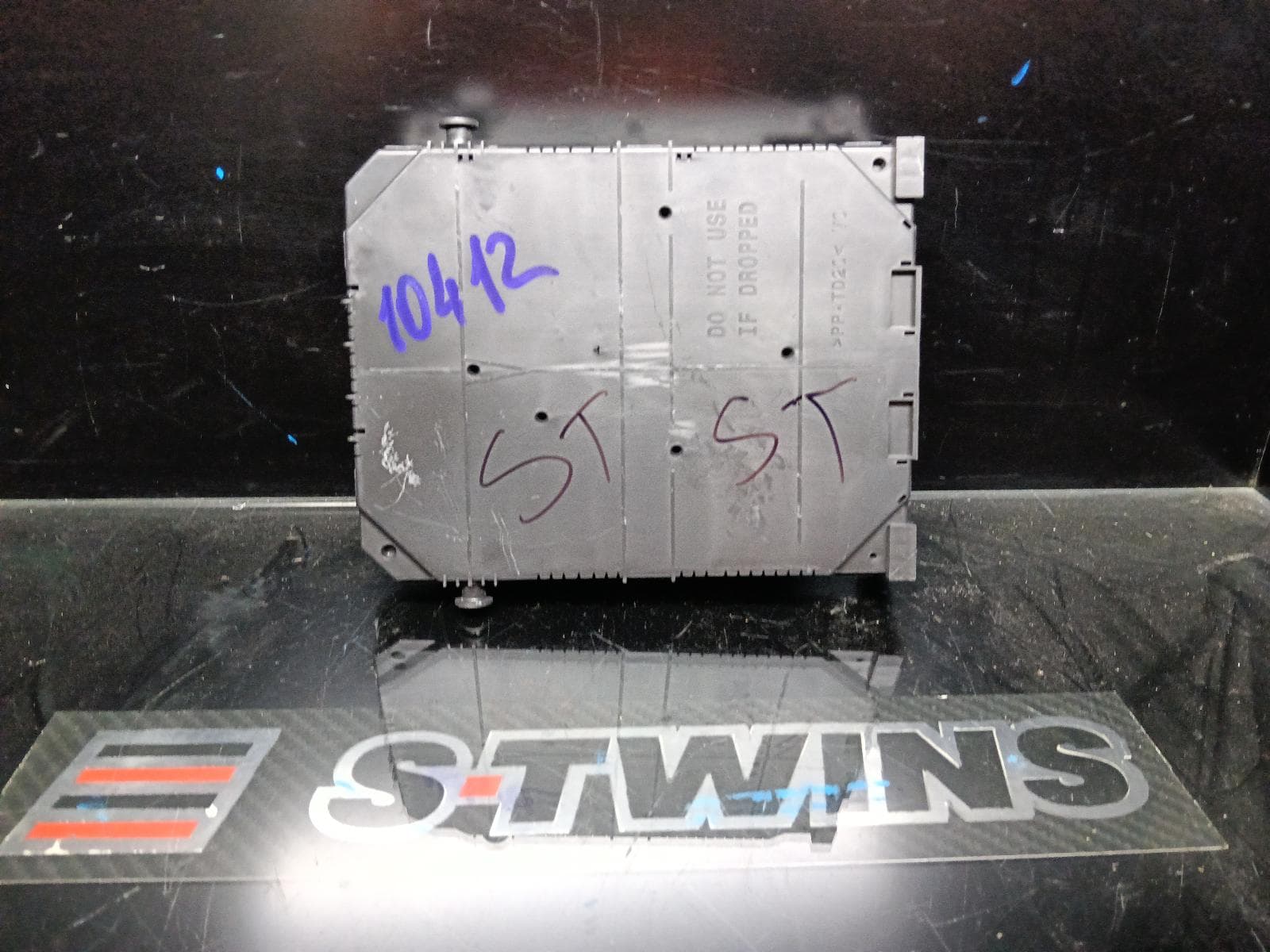 Used auto part listing image: 2017 PEUGEOT 3008 FUSE BOX P84, 10/16-12/23 0000412824
