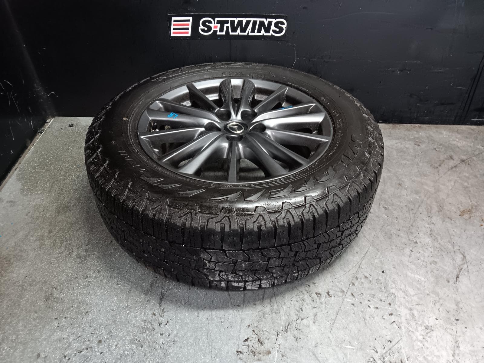 Used auto part listing image: 2018 MAZDA CX8 WHEEL MAG FACTORY, 17X7IN, MULTISPOKE, KG, 05/18-12/23 0000411710
