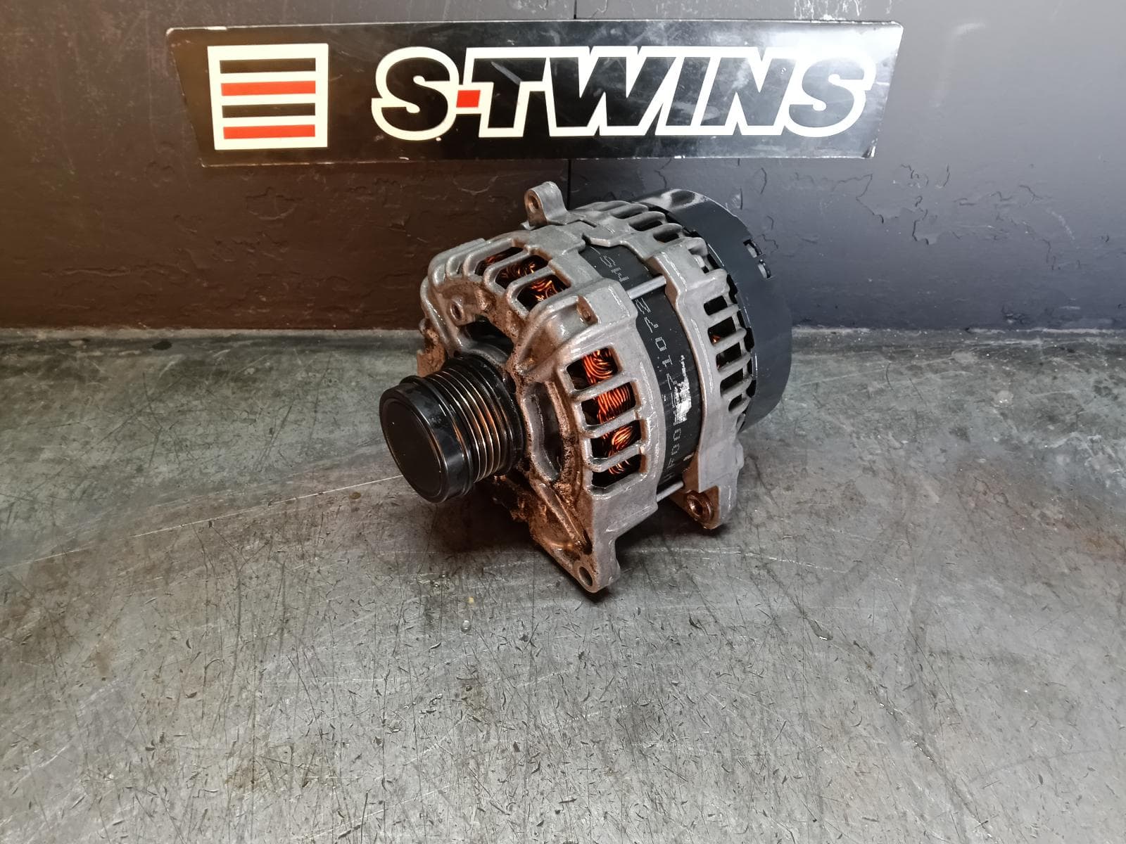 Used auto part listing image: 2015 MERCEDES CLA CLASS ALTERNATOR PETROL, 175AMP, C117/X117, 09/13-01/19 0000412793