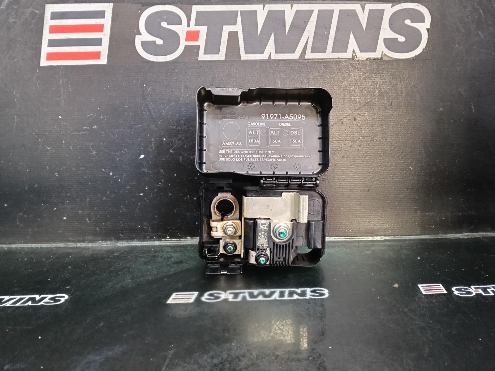 Used auto part listing image: 2014 HYUNDAI I30 BATTERY TERMINAL GD, 05/12-04/17 0000413345