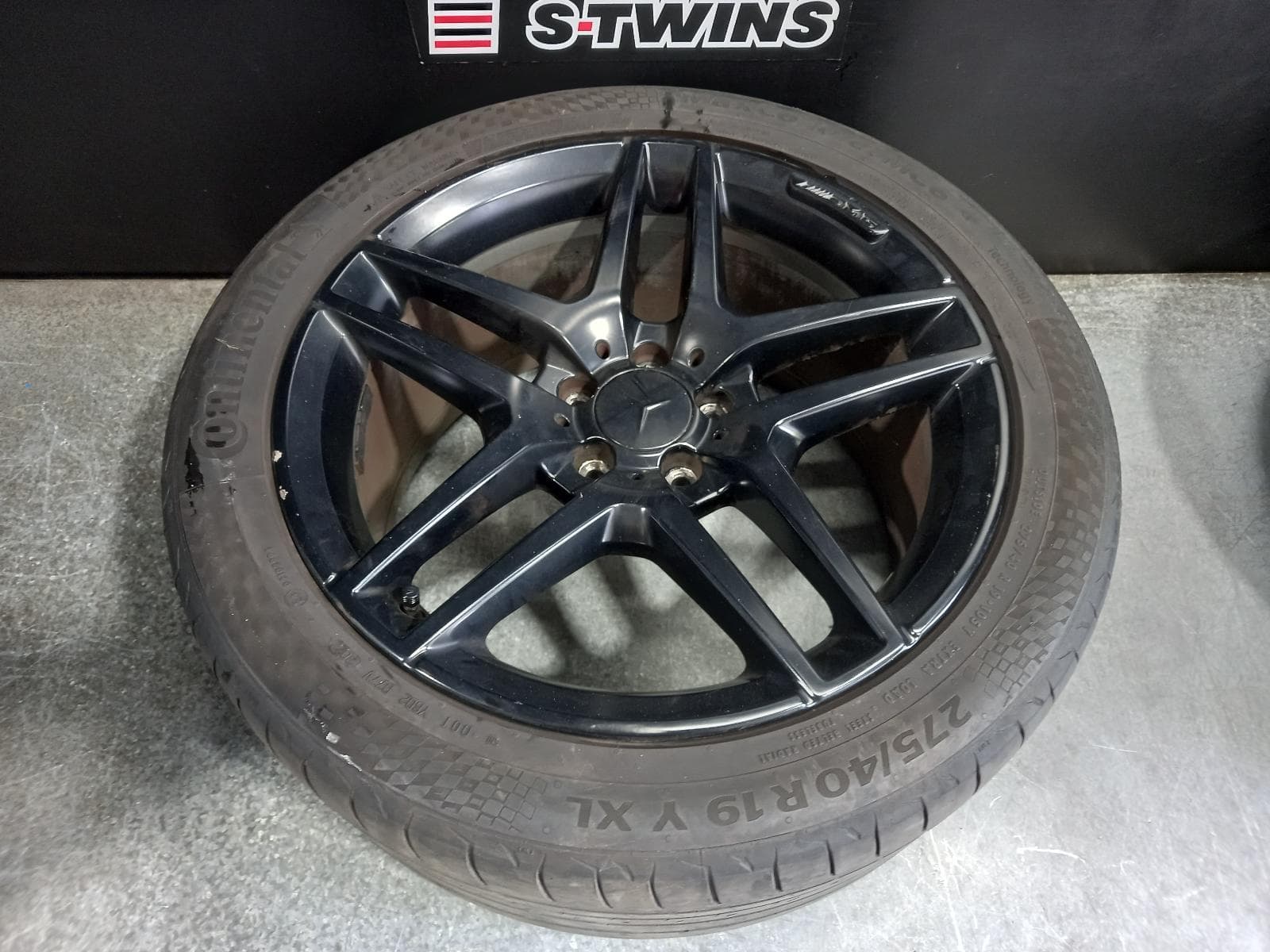 Used auto part listing image: 2015 MERCEDES S CLASS WHEEL MAG W222, FACTORY, FRONT, 19X8.5IN, 5 Y SPOKE, HIGH GLOSS BLACK, CODE 793, 11/13-11/20 0000293240