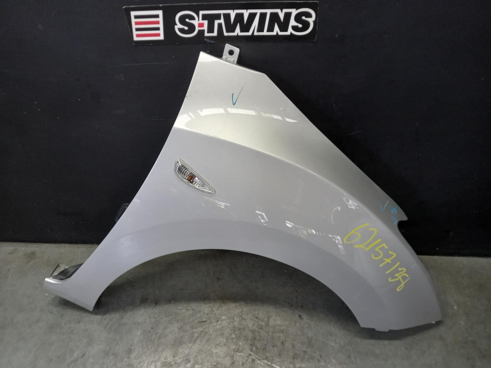 Used auto part listing image: 2016 HYUNDAI I30 RIGHT GUARD GD, 5DR HATCH, W/ INDICATOR TYPE, 03/12-02/17 0000392409