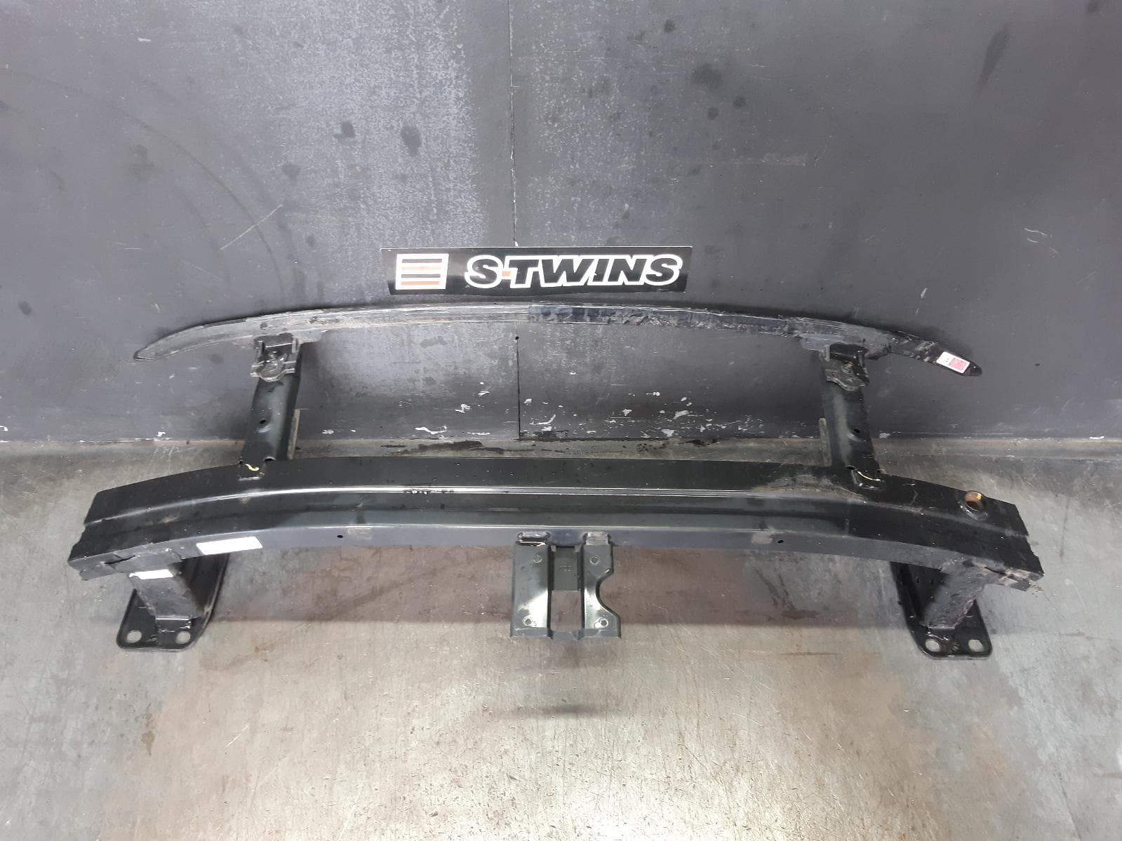 Used auto part listing image: 2018 HYUNDAI SONATA F BAR REINFORC BRACK MAIN REINFORCEMENT, LF, PREMIUM, 08/17-01/20 0000377680