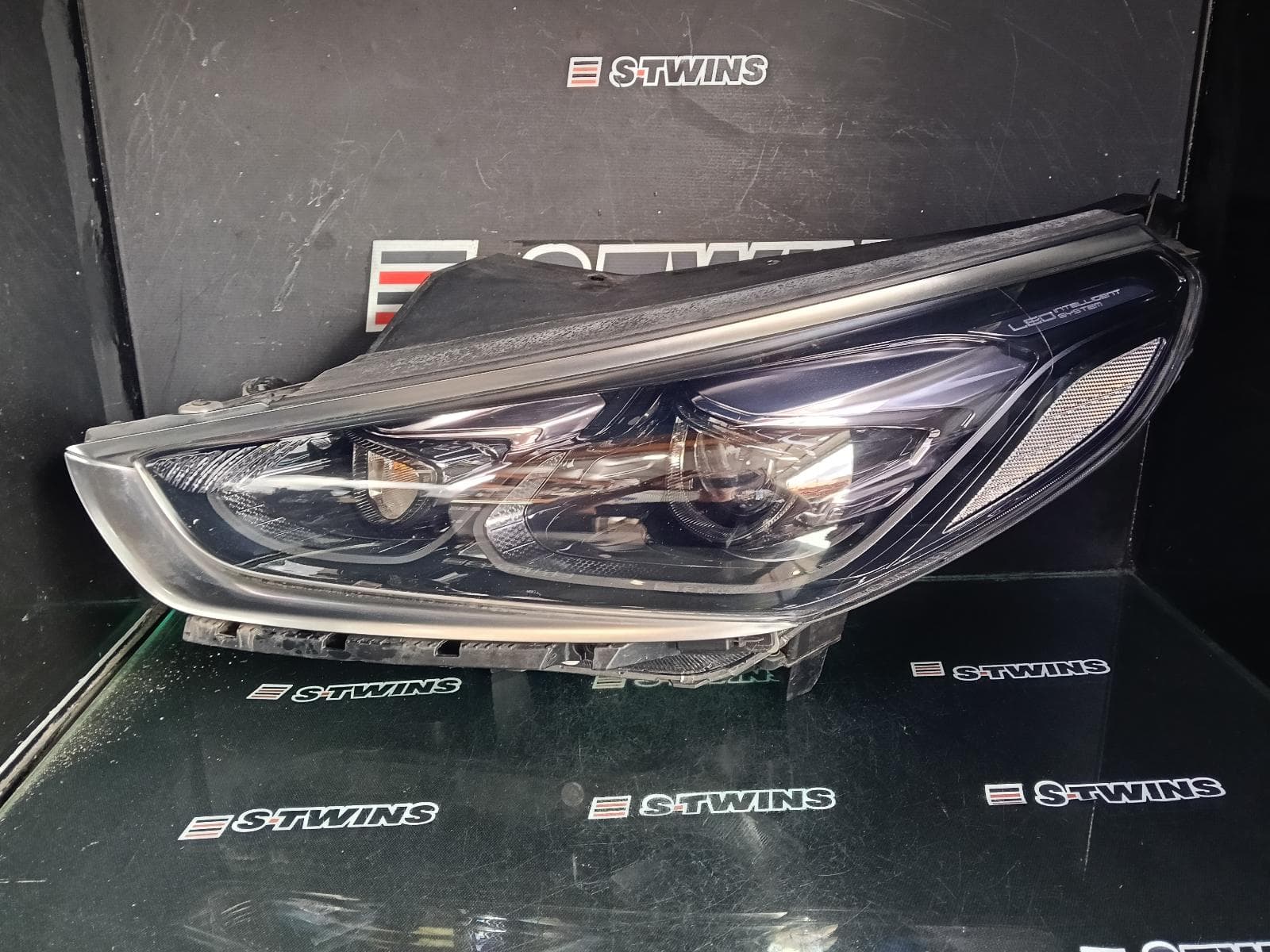 Used auto part listing image: 2018 HYUNDAI SONATA LEFT HEADLAMP LF, LED TYPE, 08/17-01/20 0000377802