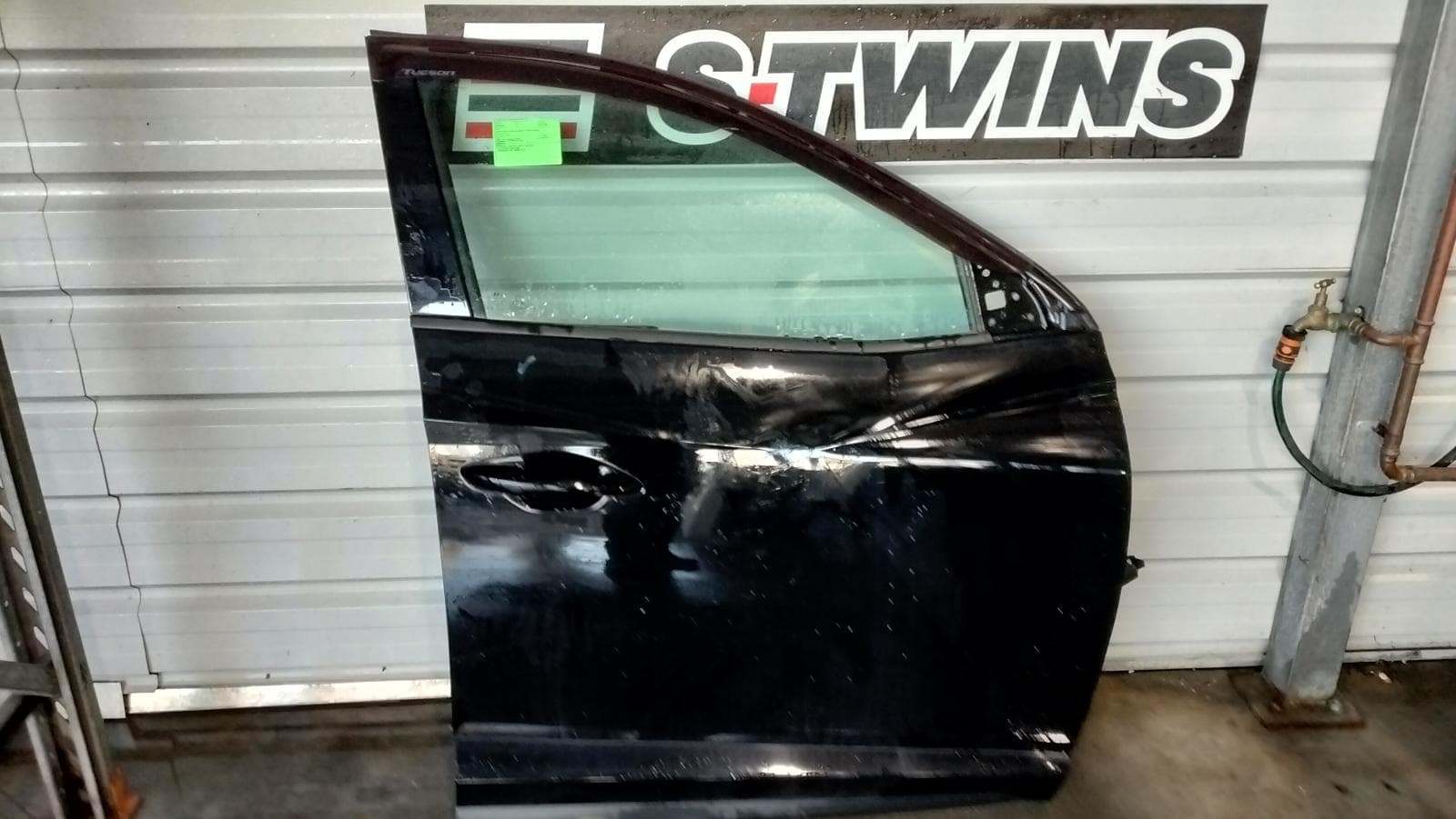 Used auto part listing image: 2022 HYUNDAI TUCSON RIGHT FRONT DOOR NX4, N LINE, 02/21- 0000412127