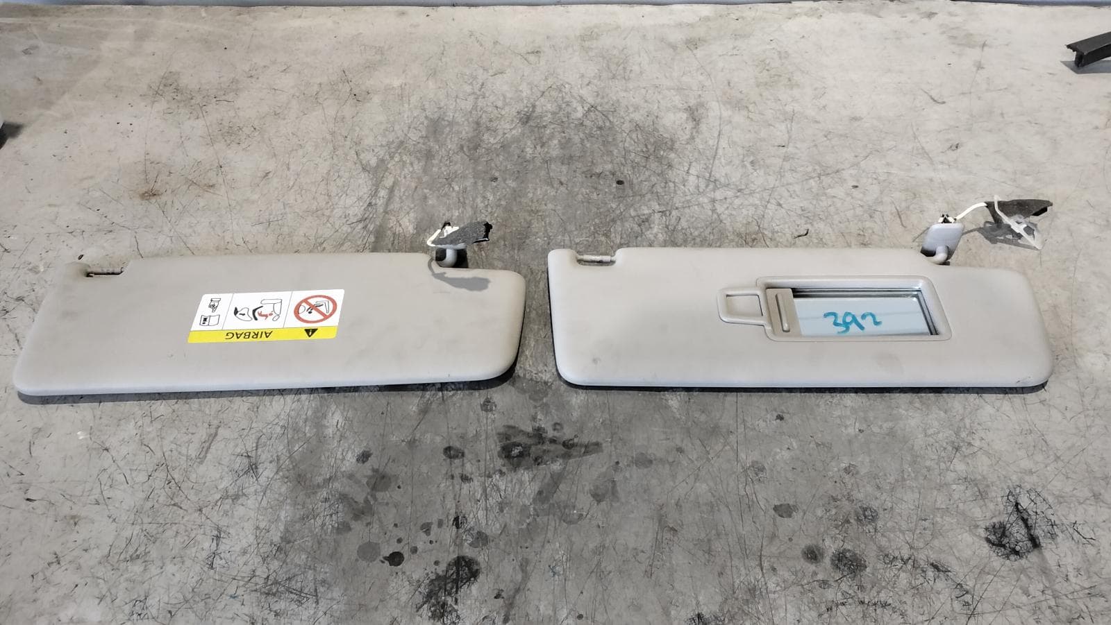 Used auto part listing image: 2019 VOLKSWAGEN TIGUAN SUNVISOR 5NA, PAIR, GREY, 06/16-02/24 0000398821