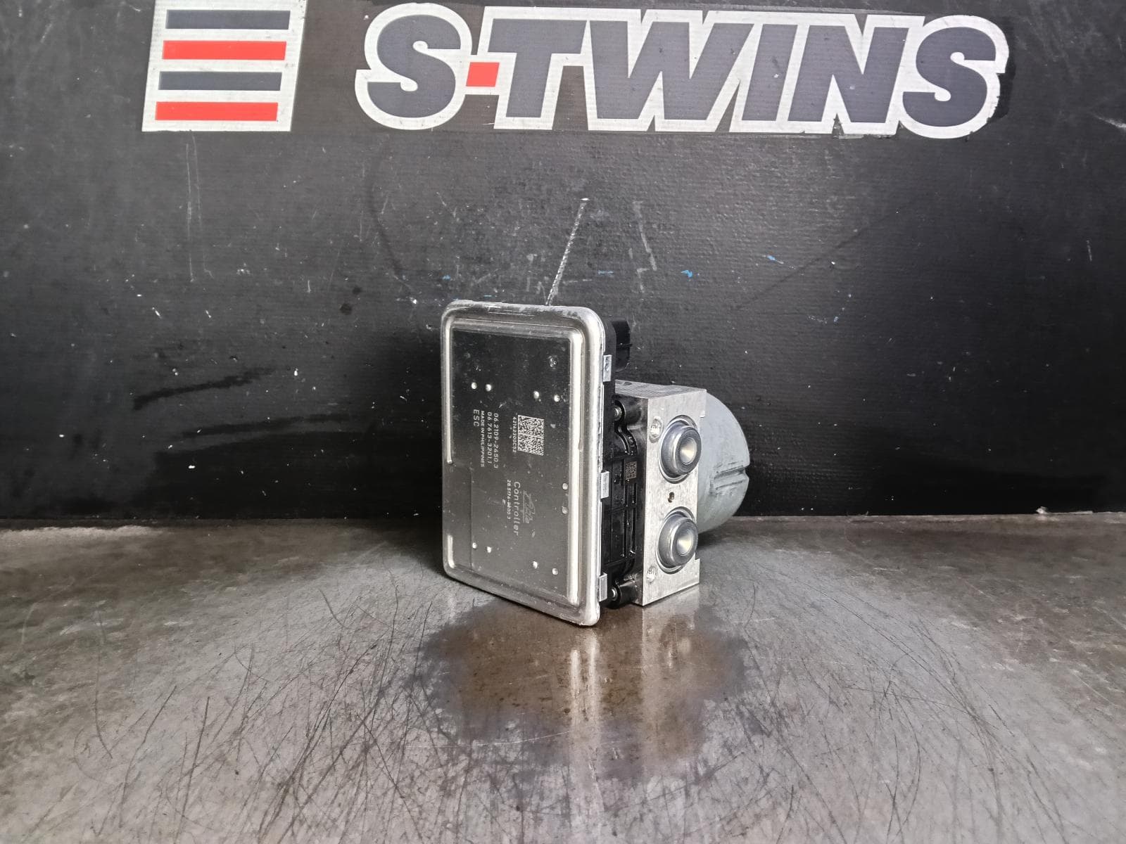 Used auto part listing image: 2021 MAZDA CX5 ABS PUMP MODULATOR P/N KBJ5437A0, KF, 02/17- 0000388479