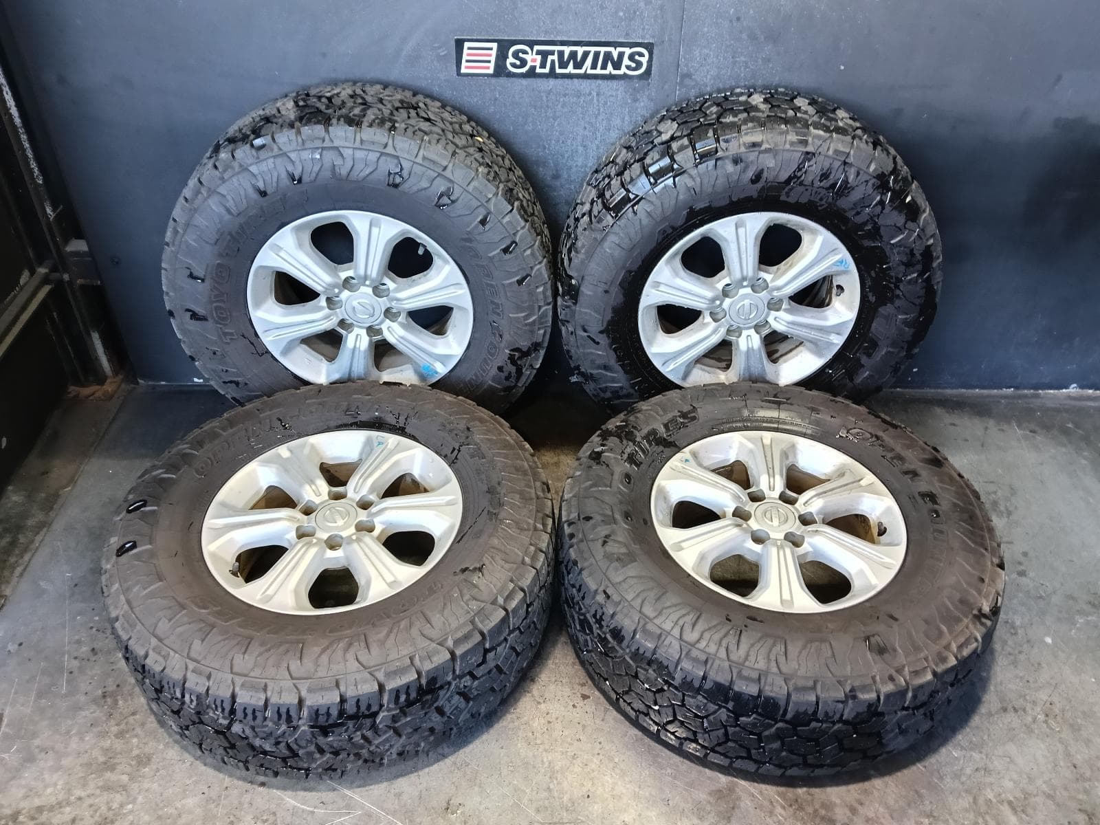 Used auto part listing image: 2019 NISSAN NAVARA WHEEL MAG NP300, FACTORY, 16X7IN, 6 SPOKE, SILVER, ST, 04/15-11/20 0000398989