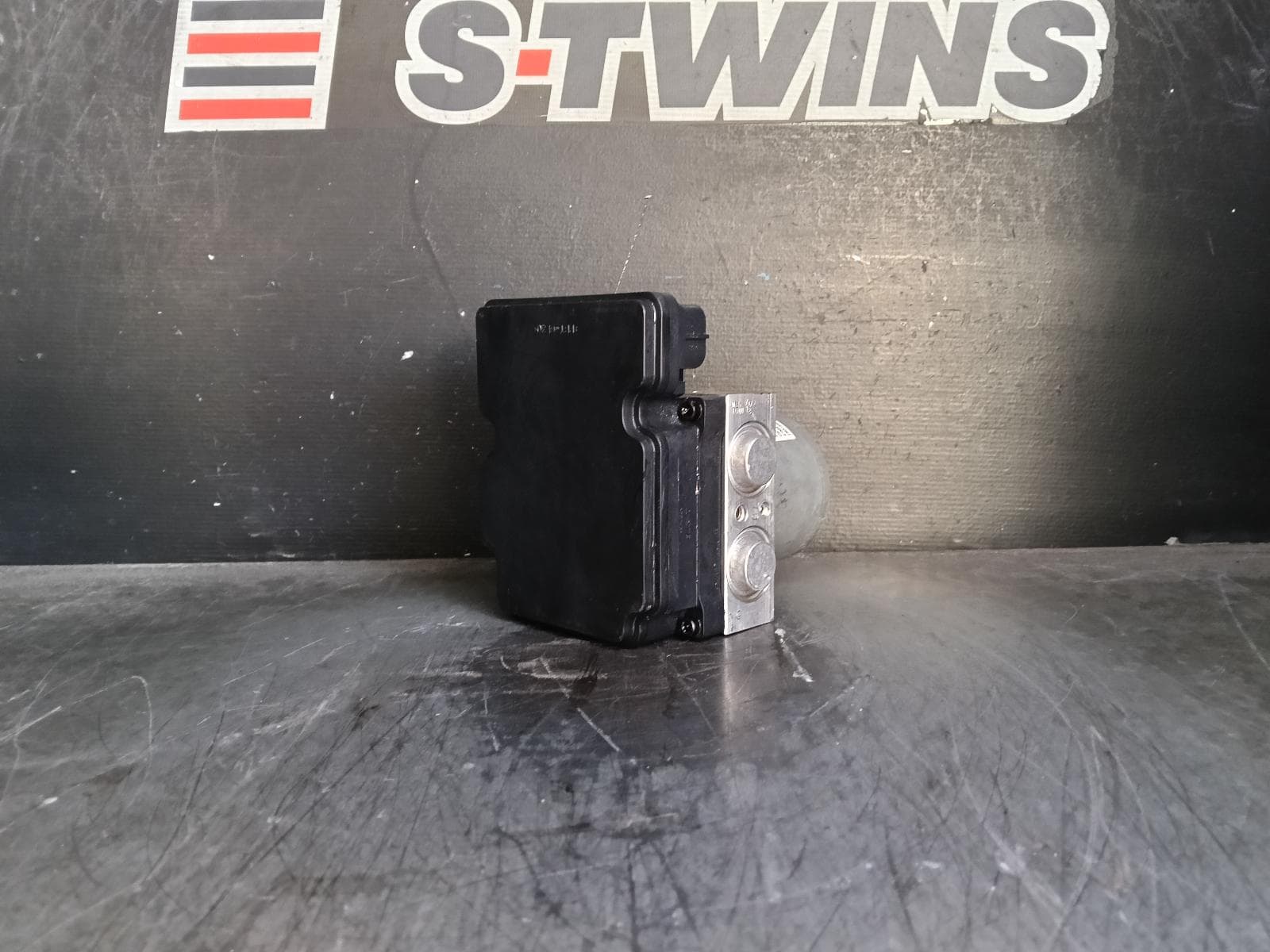 Used auto part listing image: 2019 HYUNDAI I30 ABS PUMP MODULATOR P/N 58920G3200, PD, 03/17- 0000402557