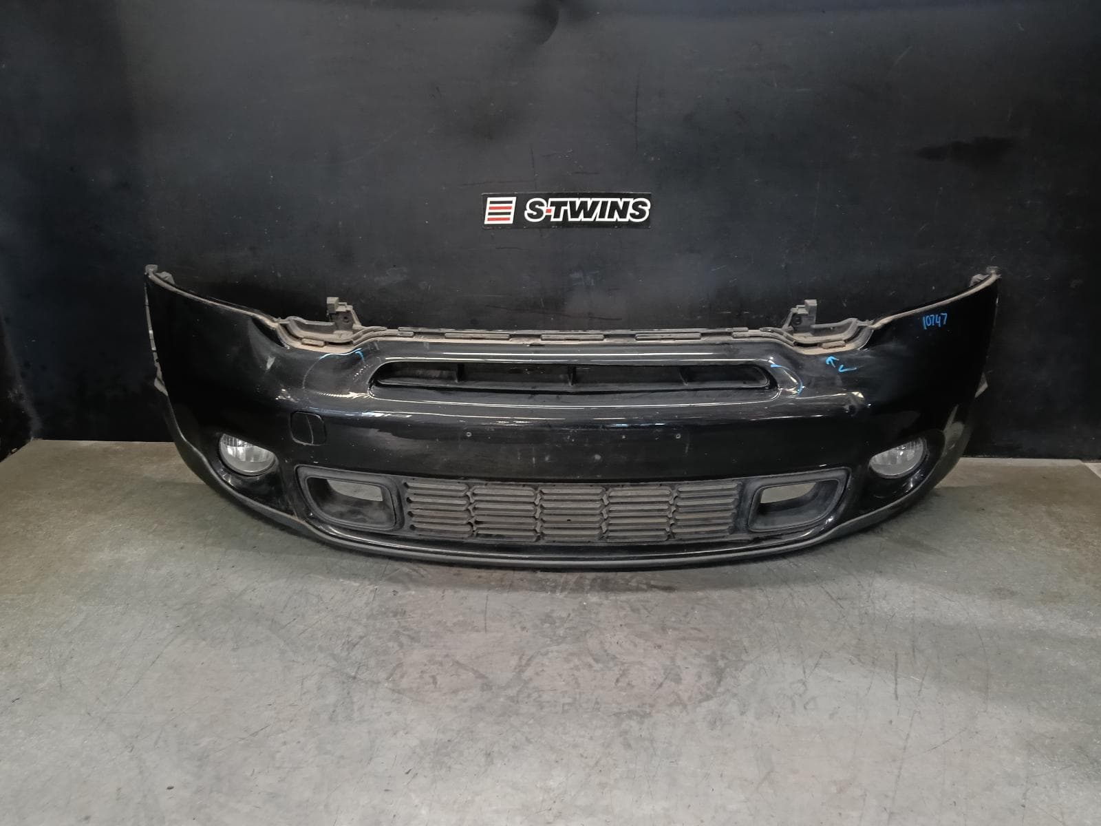 Used auto part listing image: 2013 MINI COOPER FRONT BUMPER R60 COUNTRYMAN, COOPER S TYPE, 01/11-12/16 0000414426