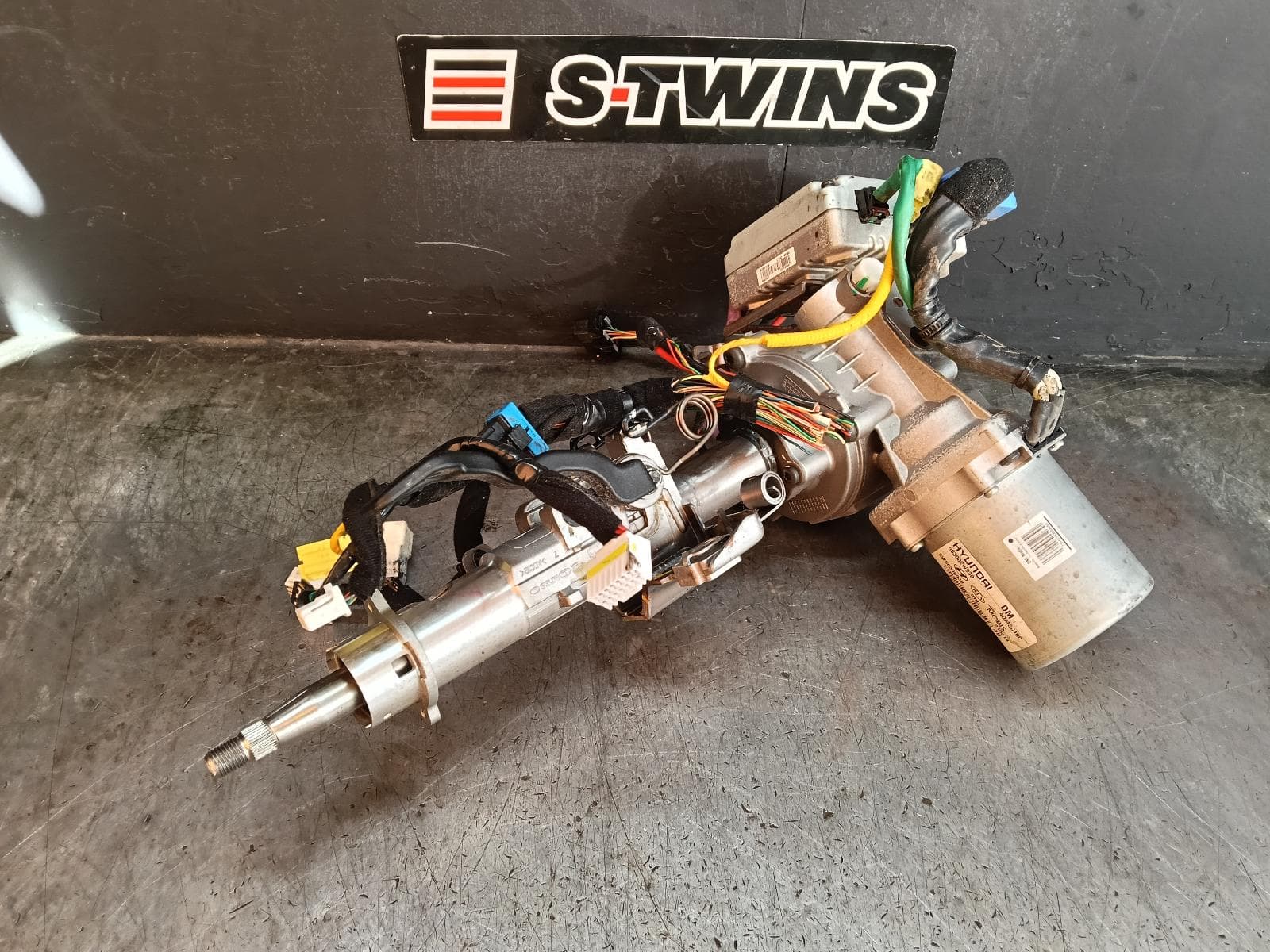 Used auto part listing image: 2013 HYUNDAI SANTA FE STEERING COLUMN DM, START KEY TYPE, 06/12-05/15 0000414254