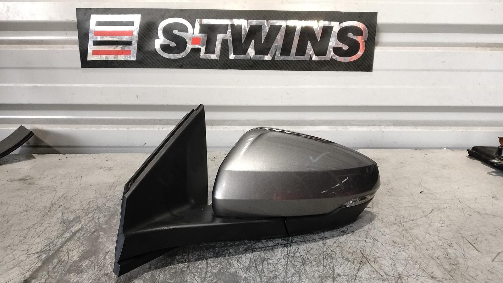 Used auto part listing image: 2021 VOLKSWAGEN POLO LEFT DOOR MIRROR AW-AE, W/ INDICATOR, HEATED, AUTO TILT, BLIND SPOT, AUTO POWER FOLD TYPE, 09/17- 0000397755