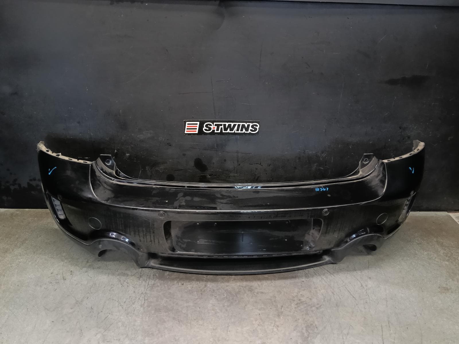Used auto part listing image: 2013 MINI COOPER REAR BUMPER R60, COOPER S/JOHN COOPER WORKS, 01/11-12/16 0000414466