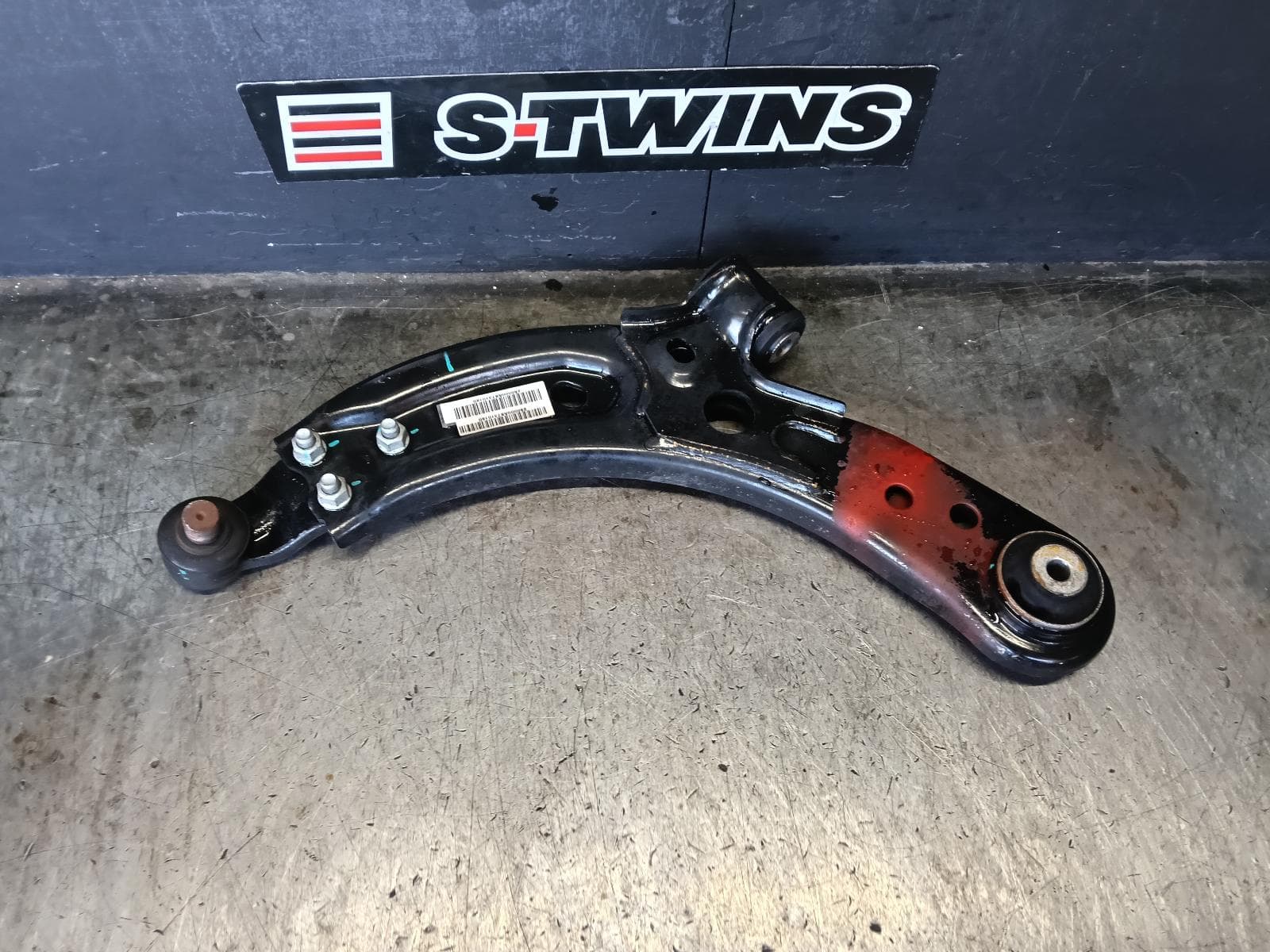 Used auto part listing image: 2020 MG MG3 LEFT FRONT LOWER CONTROL ARM SZP1, 07/16-10/25 0000414532