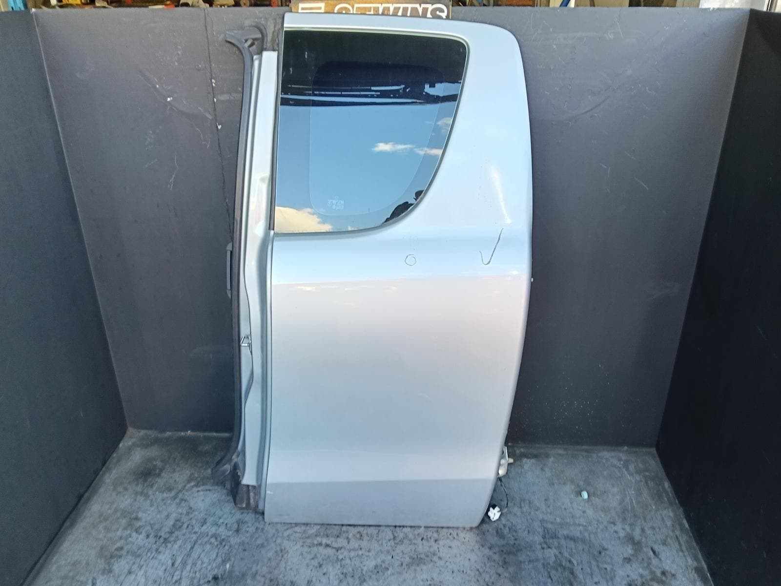 Used auto part listing image: 2012 MAZDA BT50 LEFT REAR DOOR SLIDING UP-UR, FREESTYLE CAB (REAR OPENING), 10/11-06/20 0000414605