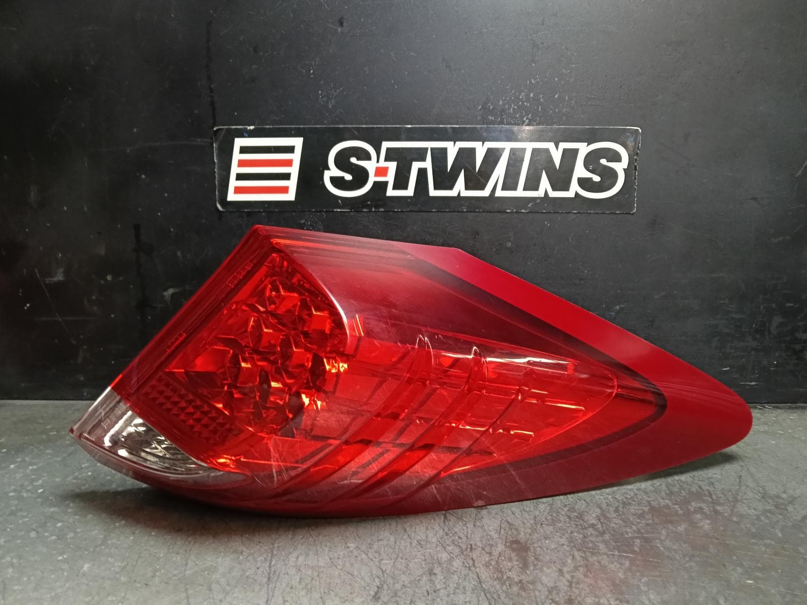 Used auto part listing image: 2013 HONDA CIVIC RIGHT TAILLIGHT 9TH GEN, HATCH (VIN SHHFK), 06/12-03/15 0000414628