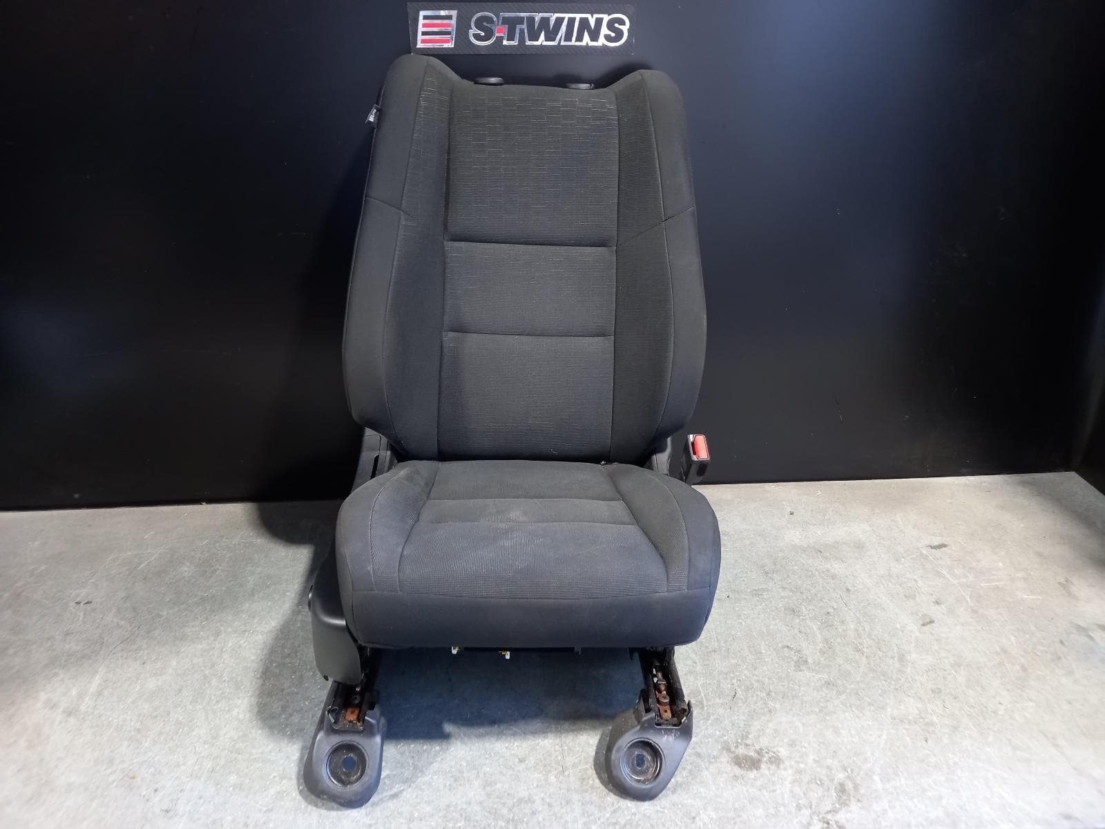 Used auto part listing image: 2017 JEEP GRANDCHEROKEE FRONT SEAT RH FRONT, WK, CLOTH, 10/10-02/22 0000196909