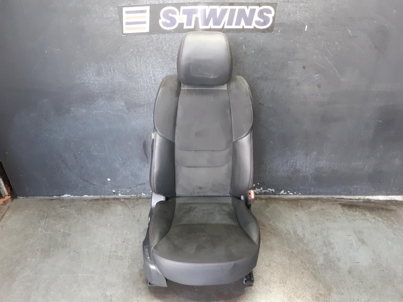 Used auto part listing image: 2022 MAZDA CX8 FRONT SEAT RH FRONT, KG, SUEDE, BLACK, 05/18- 0000294473