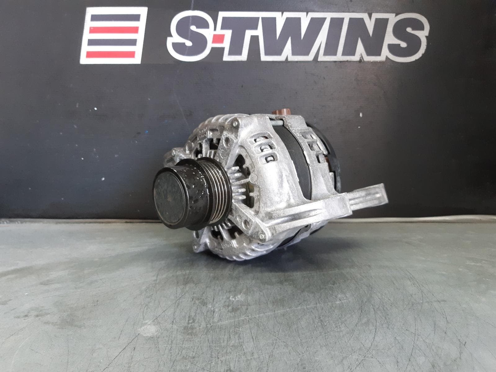 Used auto part listing image: 2017 FORD MUSTANG ALTERNATOR PETROL, 2.3, FM-FN, 08/15- 0000246698