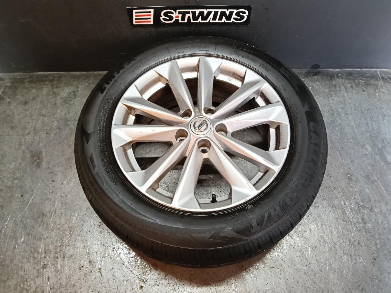 Used auto part listing image: 2014 NISSAN QASHQAI WHEEL MAG FACTORY, 17X7IN, ST/TS, J11, 12/13-06/17 0000414693
