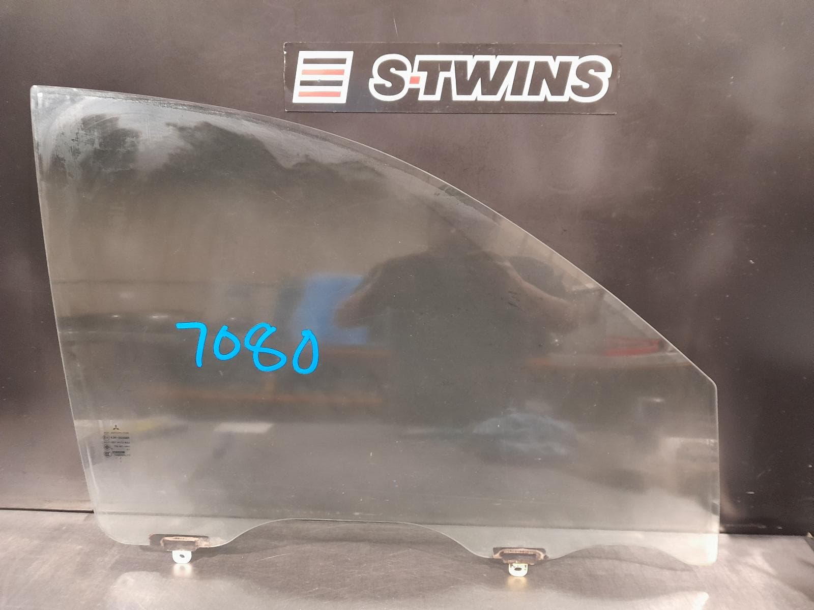 Used auto part listing image: 2013 MITSUBISHI TRITON RIGHT FRONT DOOR WINDOW SINGLE/DUAL CAB, MN, 08/09-04/15 0000291859