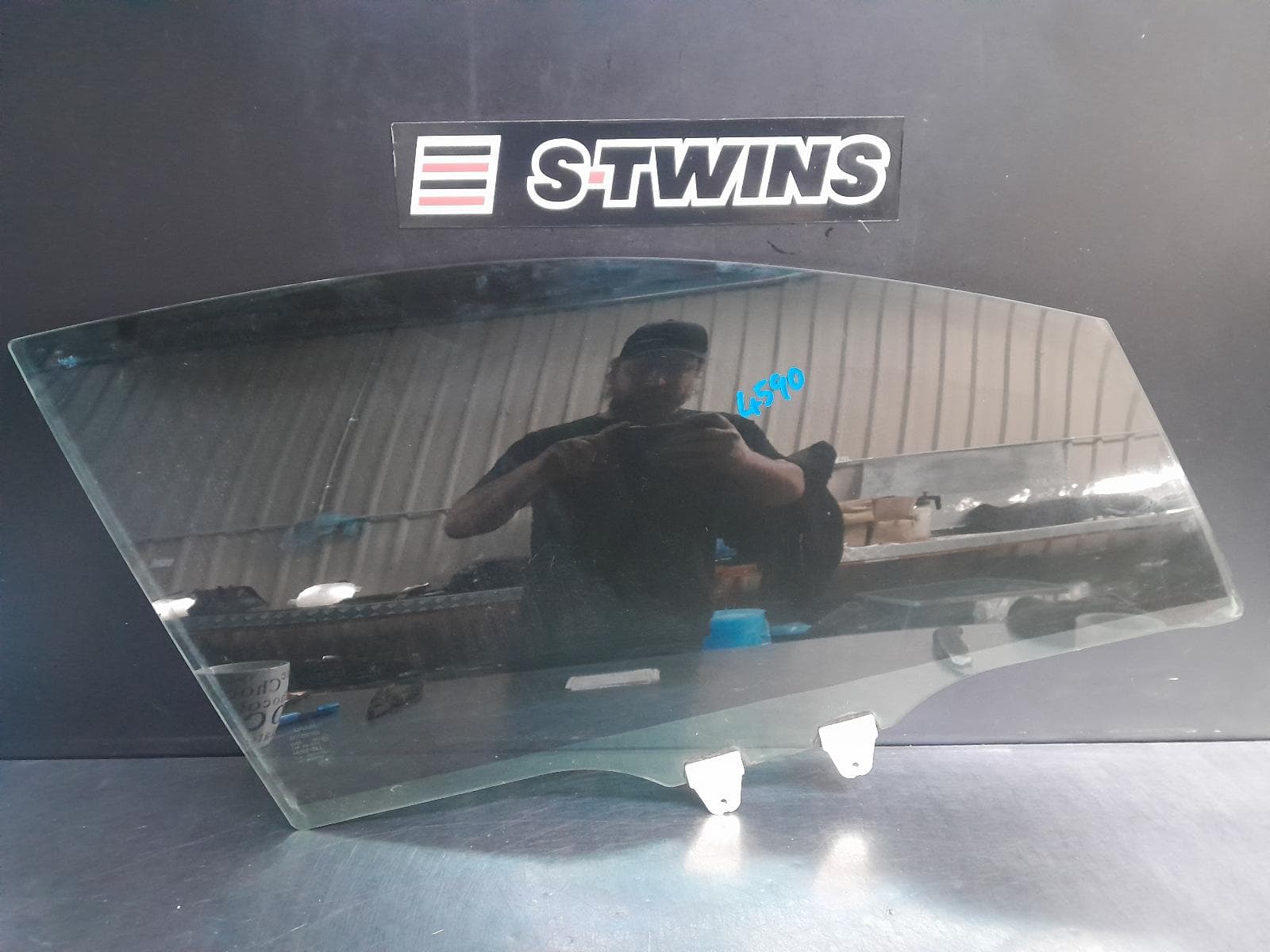 Used auto part listing image: 2019 SUBARU LEVORG RIGHT FRONT DOOR WINDOW V1, 05/16-12/20 0000269290