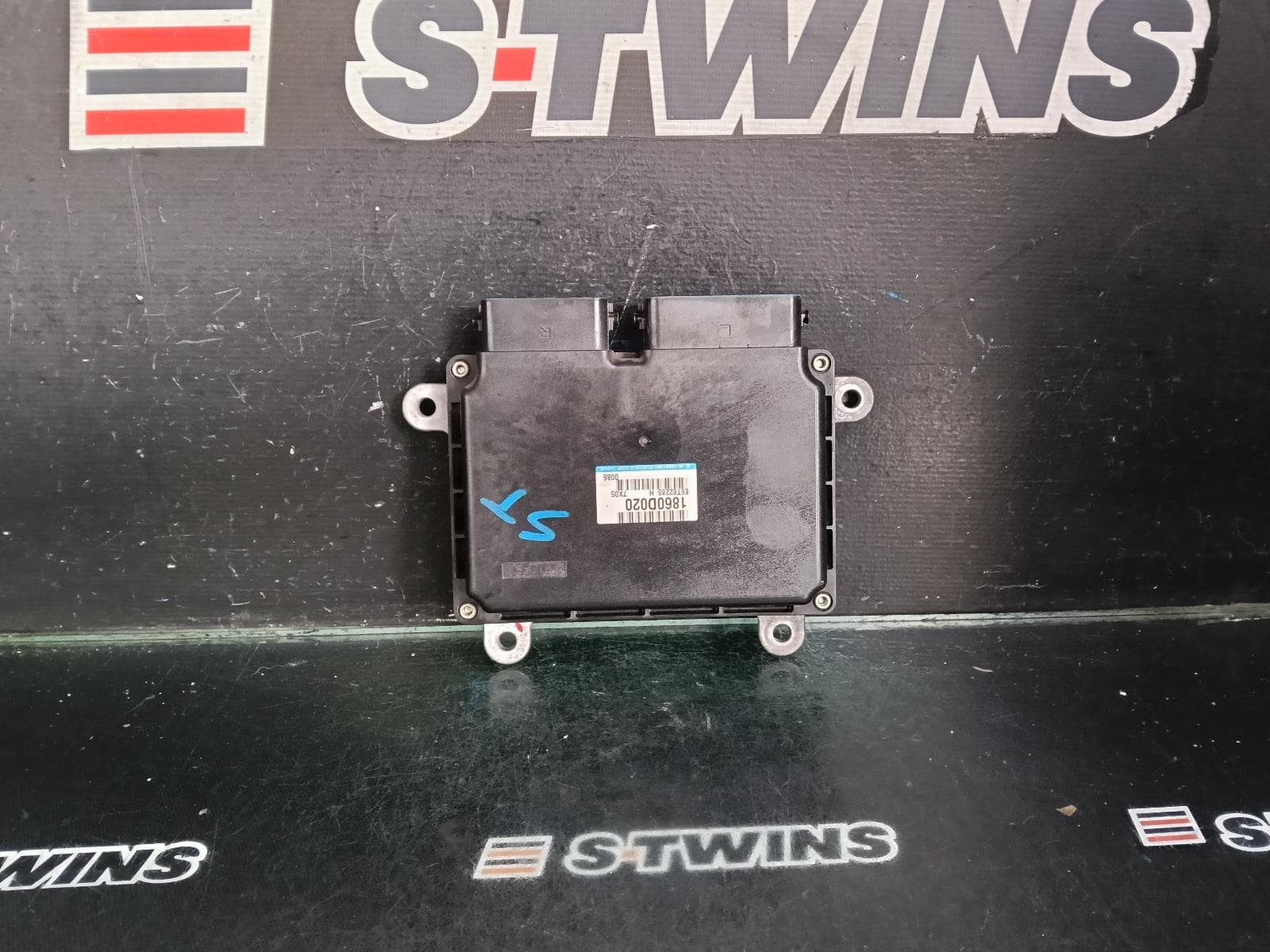 Used auto part listing image: 2017 MITSUBISHI LANCER ENGINE ECU, 2.0, PETROL, ECU ONLY, CF, 11/15-12/17 0000414600
