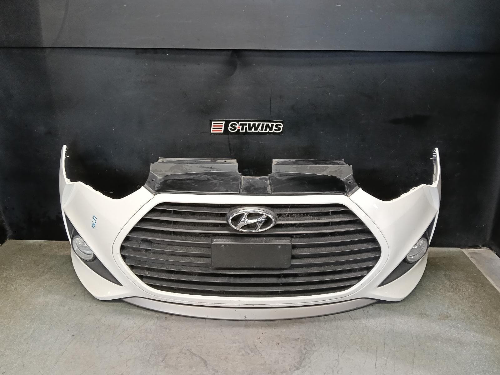 Used auto part listing image: 2014 HYUNDAI VELOSTER FRONT BUMPER FS, TURBO TYPE, 06/12-02/18 0000414421