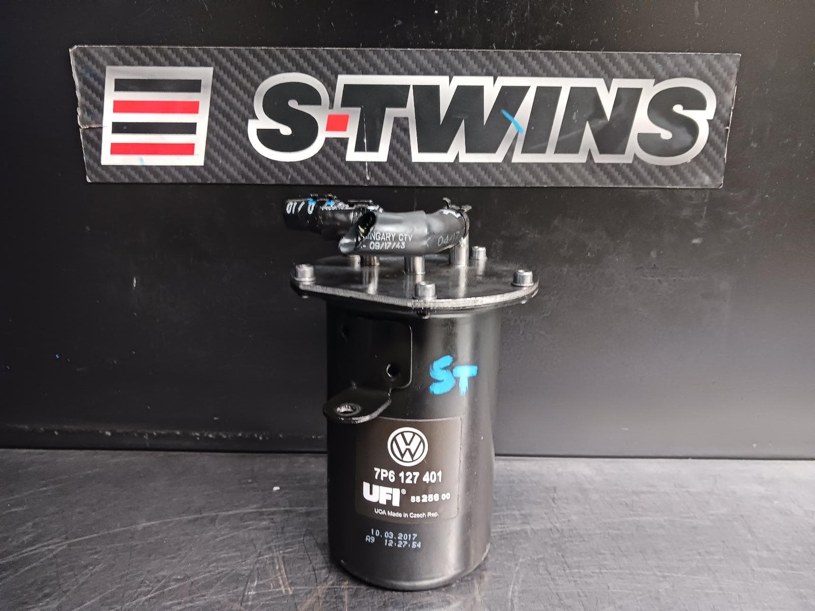 Used auto part listing image: 2017 VOLKSWAGEN TOUAREG FUEL FILTER HOUSING 7P, 12/10-04/18 0000247252