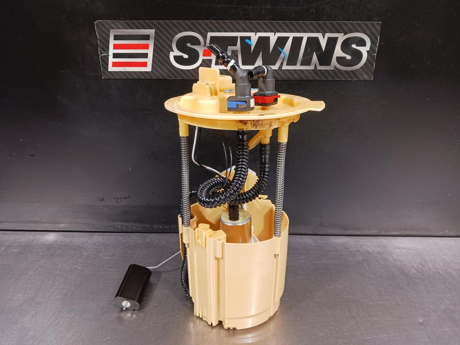 Used auto part listing image: 2021 JEEP COMPASS FUEL PUMP M6, 10/17- 0000249527