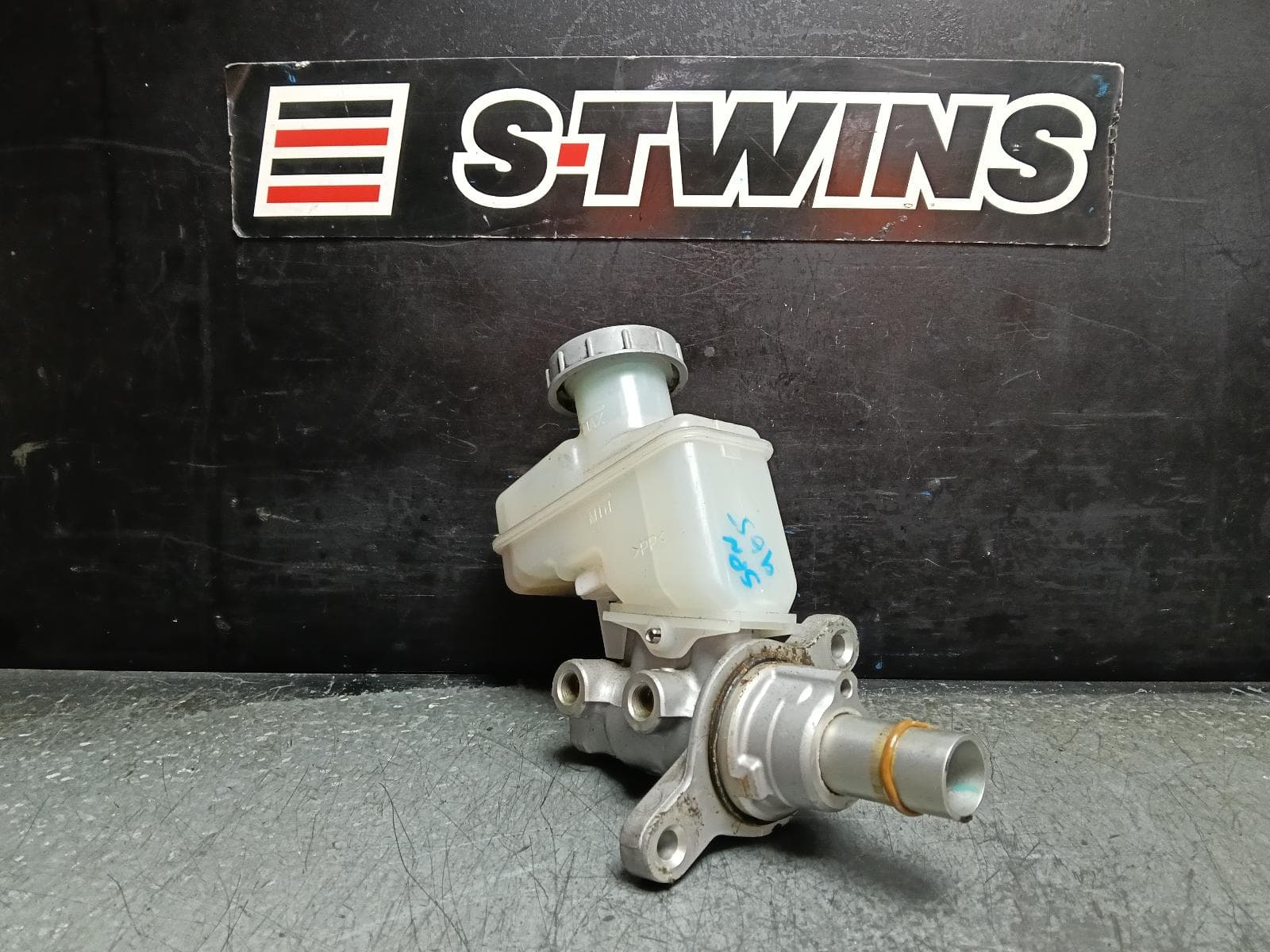 Used auto part listing image: 2016 SUZUKI VITARA MASTER CYLINDER GRAND VITARA, JT, 08/08-12/18 0000414644