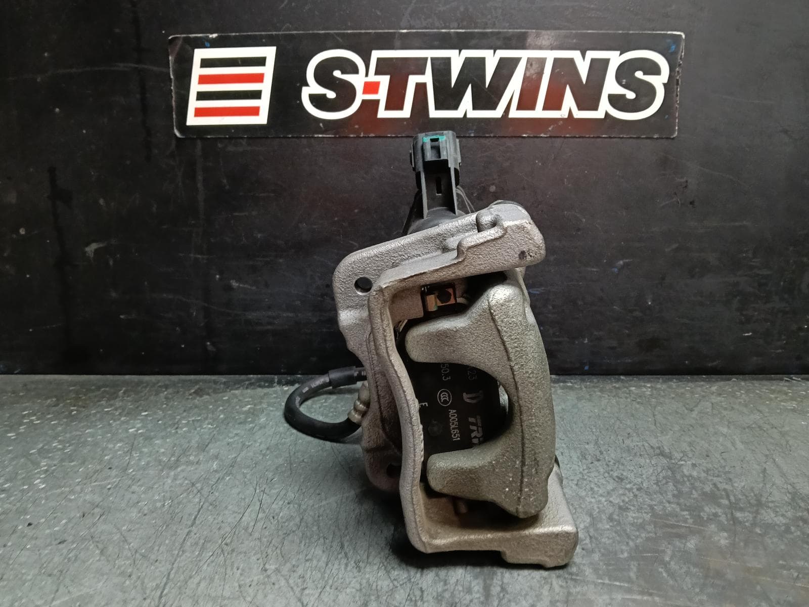 Used auto part listing image: 2024 MAZDA CX3 CALIPER LH REAR, 265MM, W/ ELECTRONIC TYPE, DK, 06/18- 0000414762