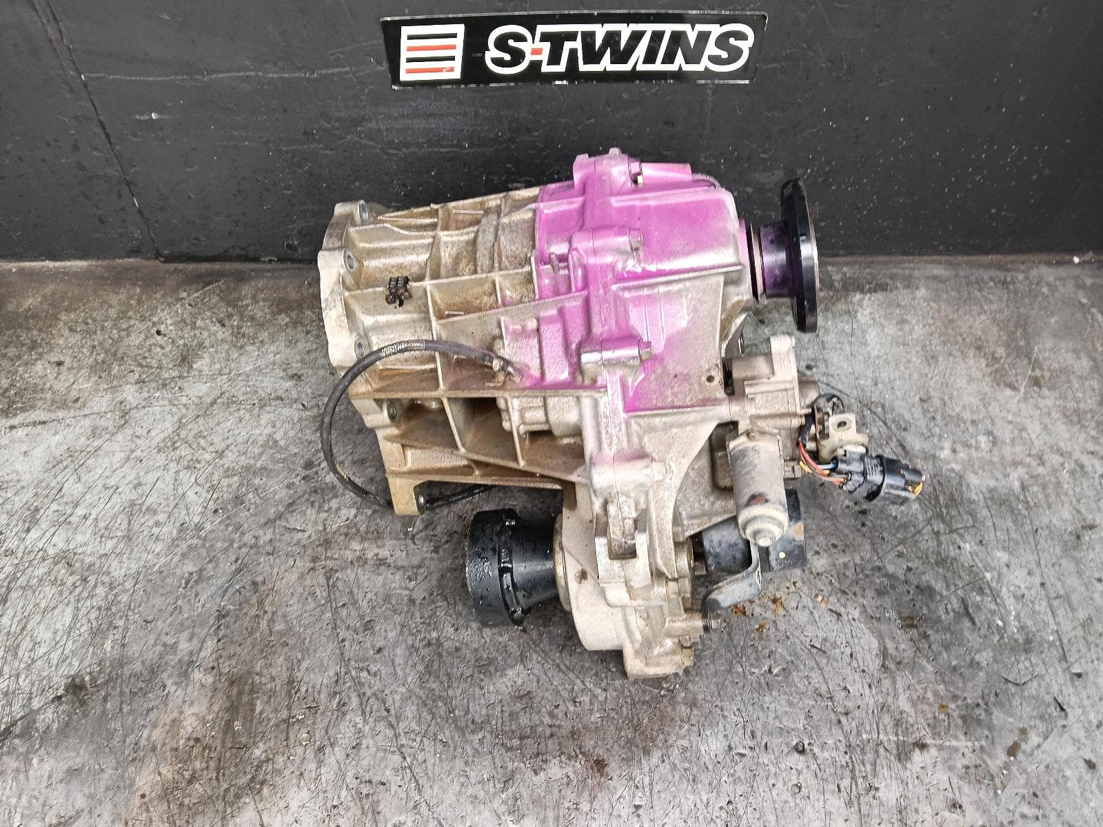 Used auto part listing image: 2012 MAZDA BT50 TRANSFER CASE MANUAL, DIESEL, 2.2/3.2, UP-UR, 10/11-06/20 0000414708